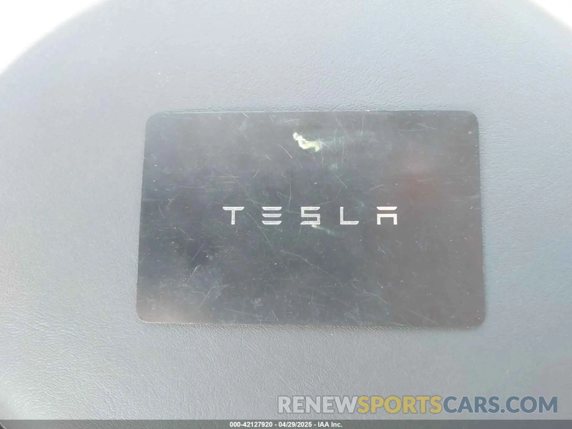11 Photograph of a damaged car 7SAYGDEE6RA269435 TESLA MODEL Y 2024