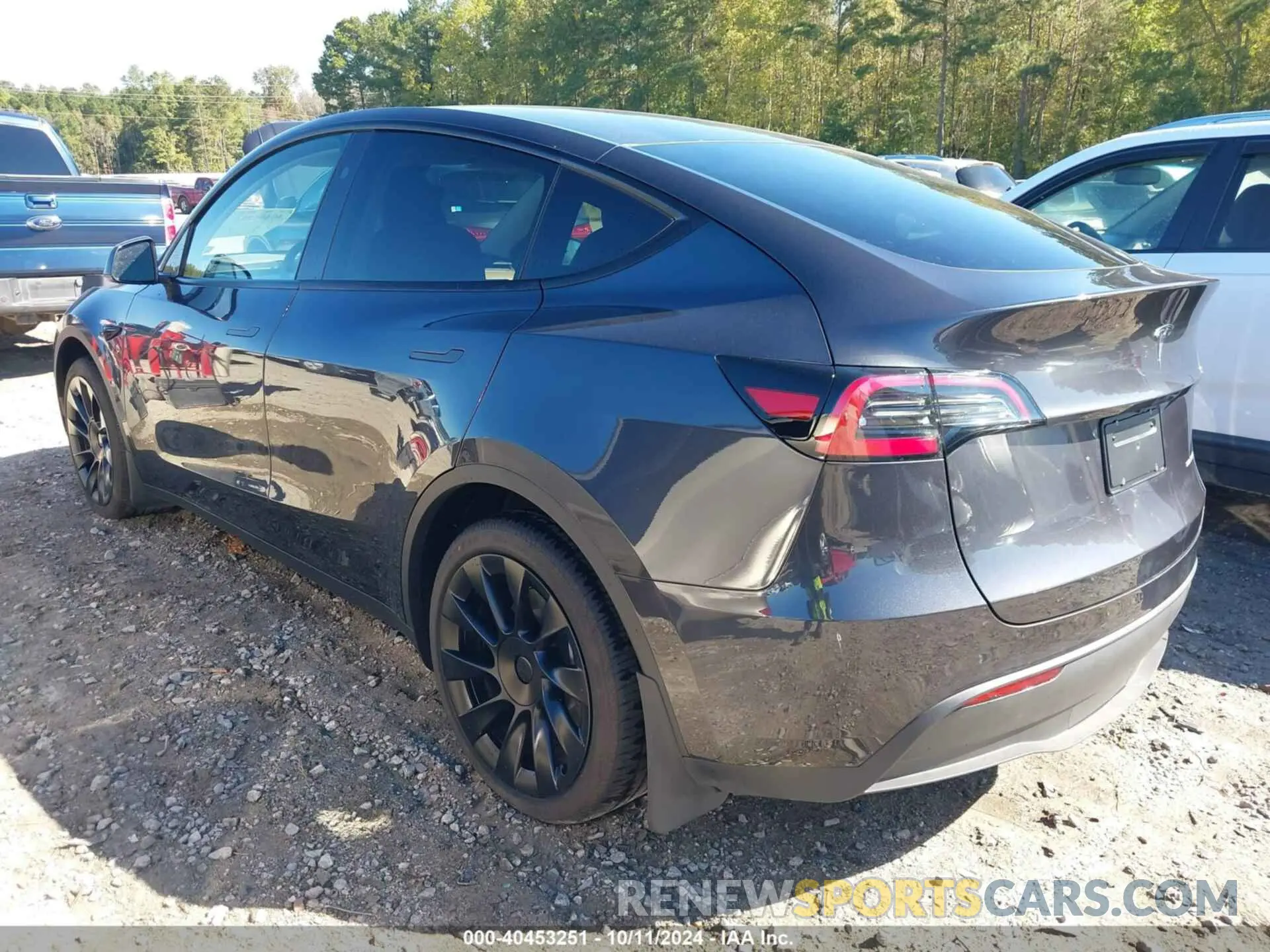 3 Photograph of a damaged car 7SAYGDEE6RA269709 TESLA MODEL Y 2024