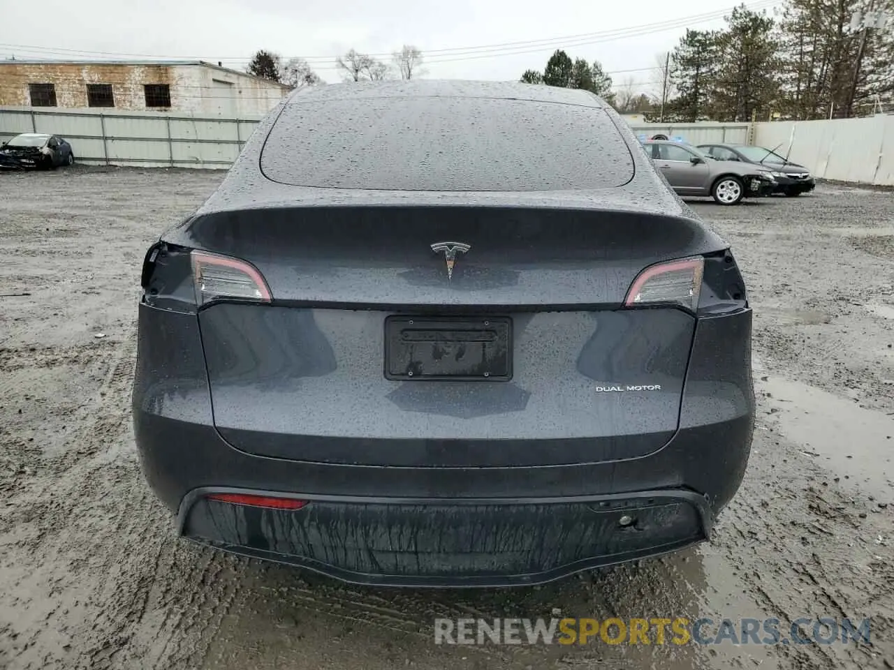 6 Photograph of a damaged car 7SAYGDEE6RA278636 TESLA MODEL Y 2024