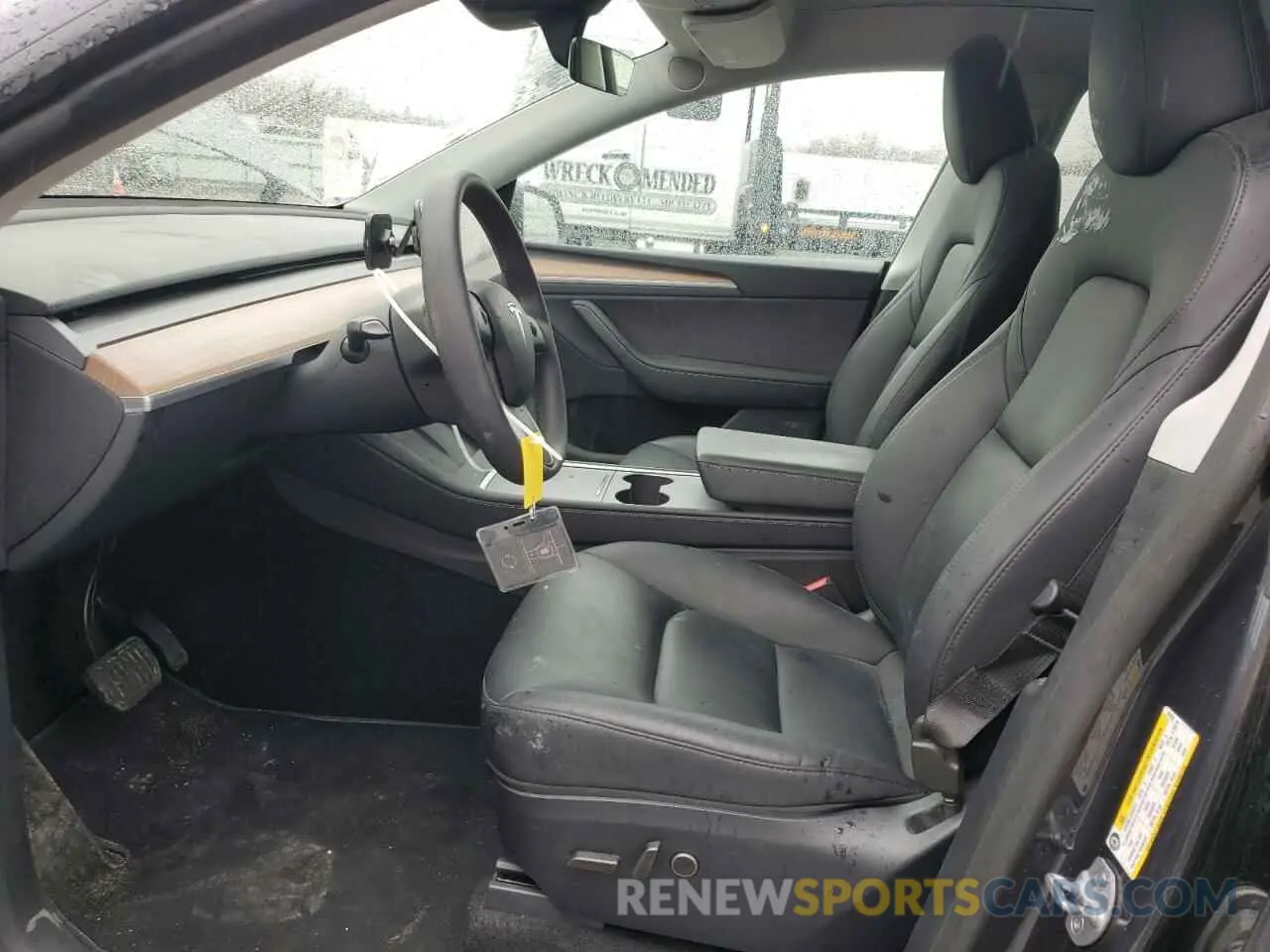 7 Photograph of a damaged car 7SAYGDEE6RA278636 TESLA MODEL Y 2024
