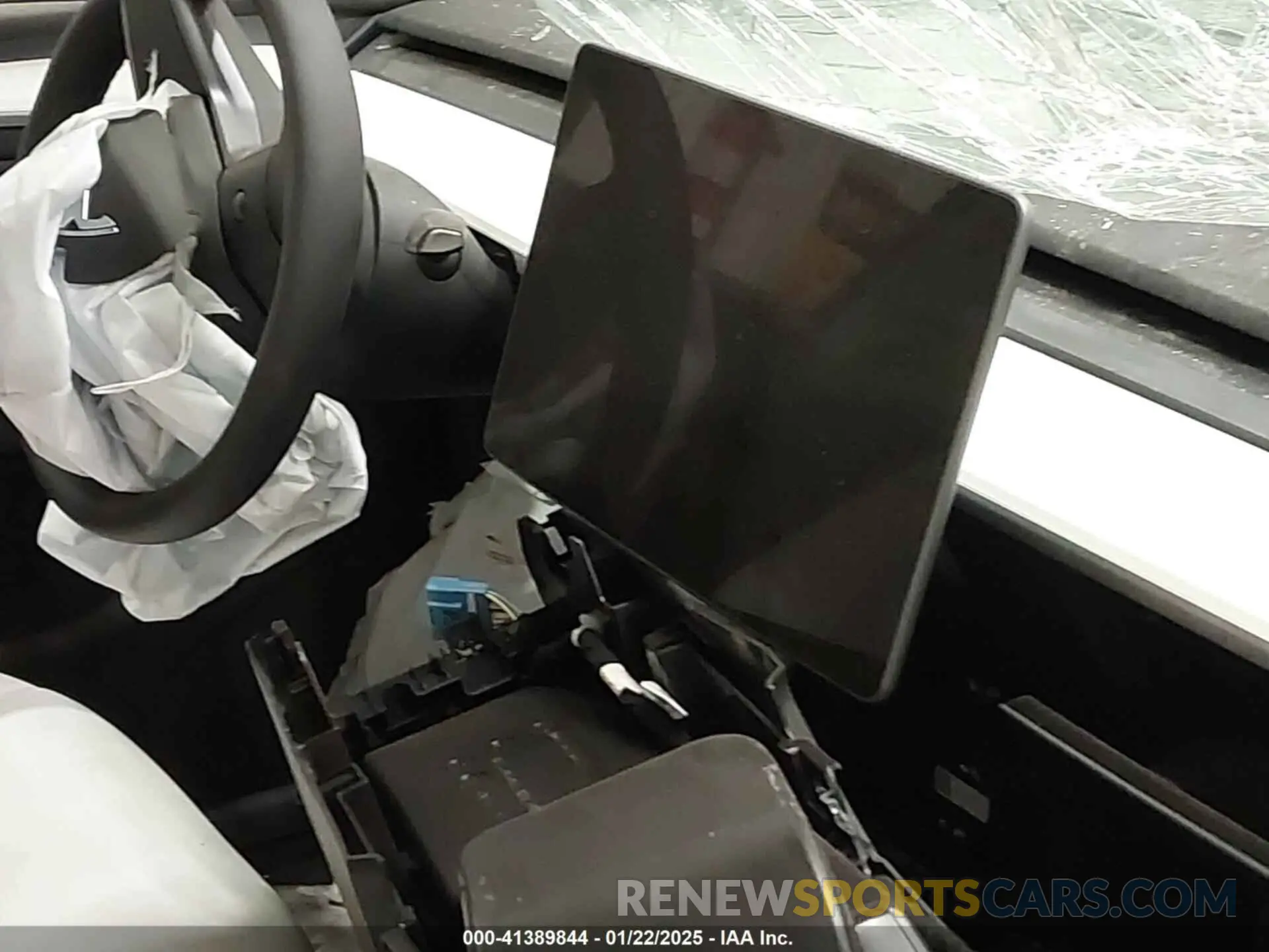 14 Photograph of a damaged car 7SAYGDEE6RA288826 TESLA MODEL Y 2024