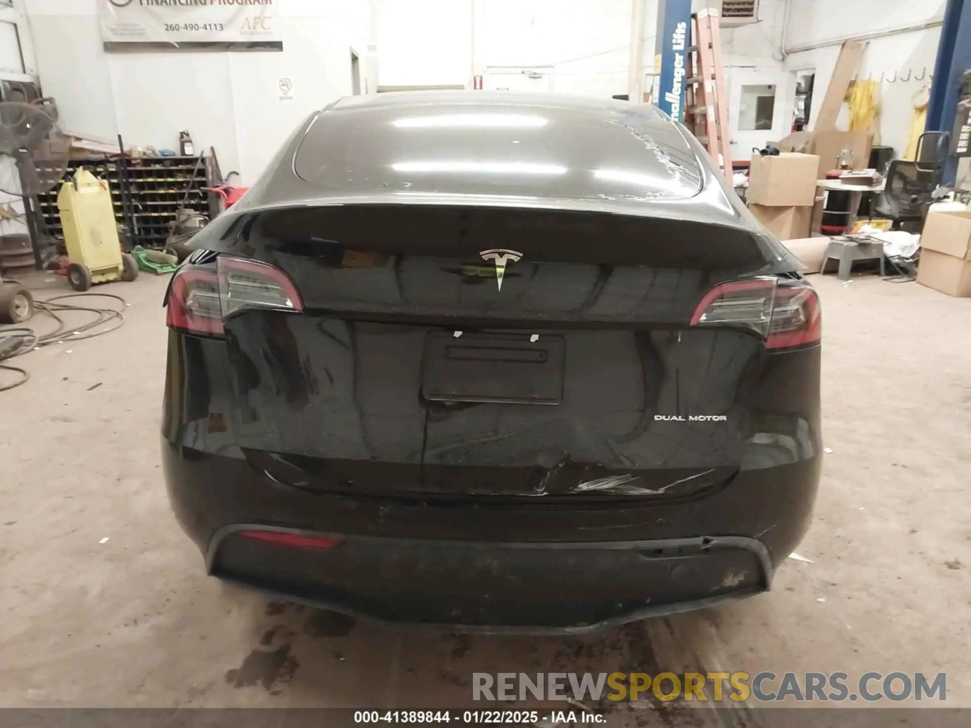 15 Photograph of a damaged car 7SAYGDEE6RA288826 TESLA MODEL Y 2024