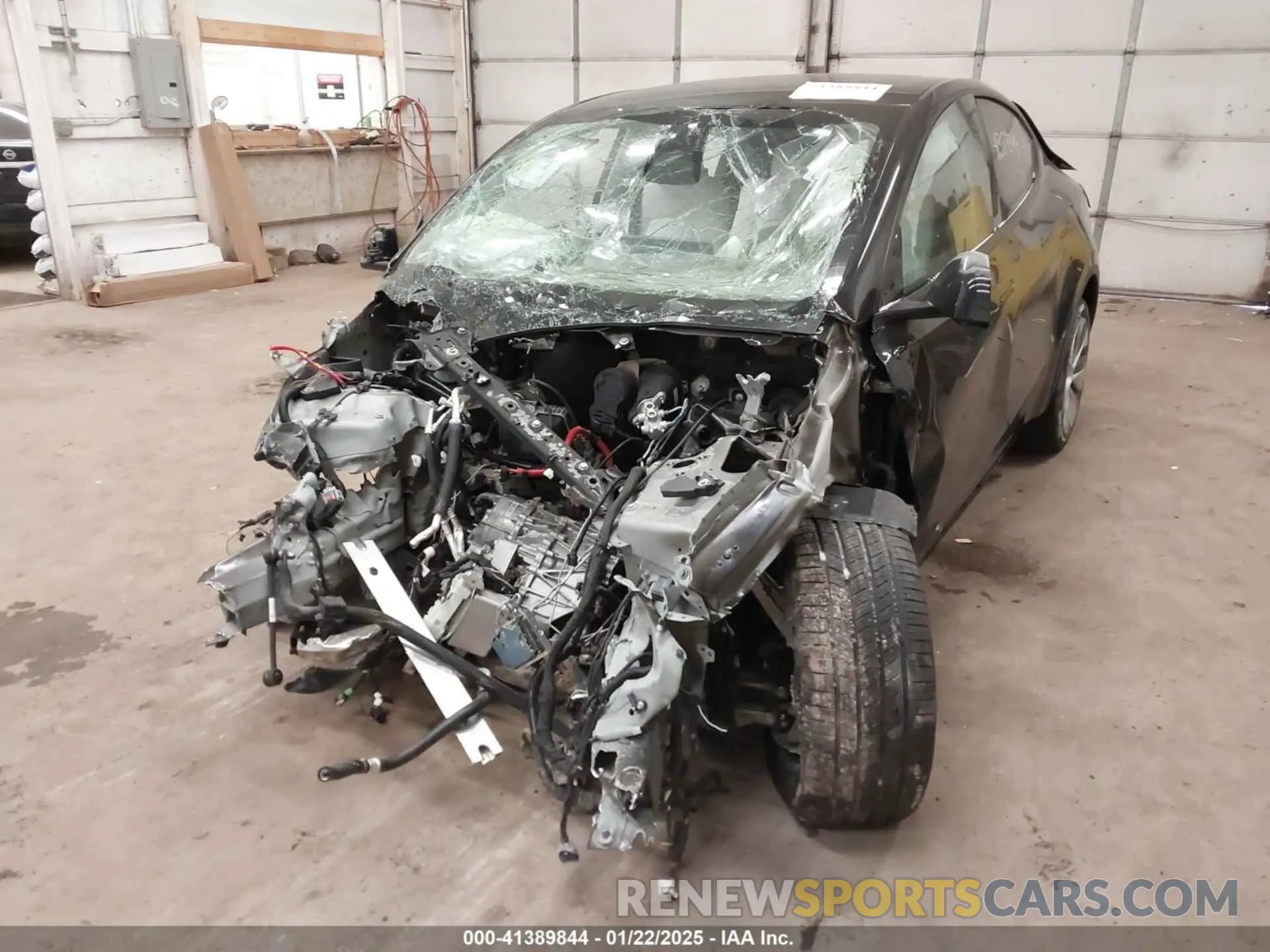 2 Photograph of a damaged car 7SAYGDEE6RA288826 TESLA MODEL Y 2024