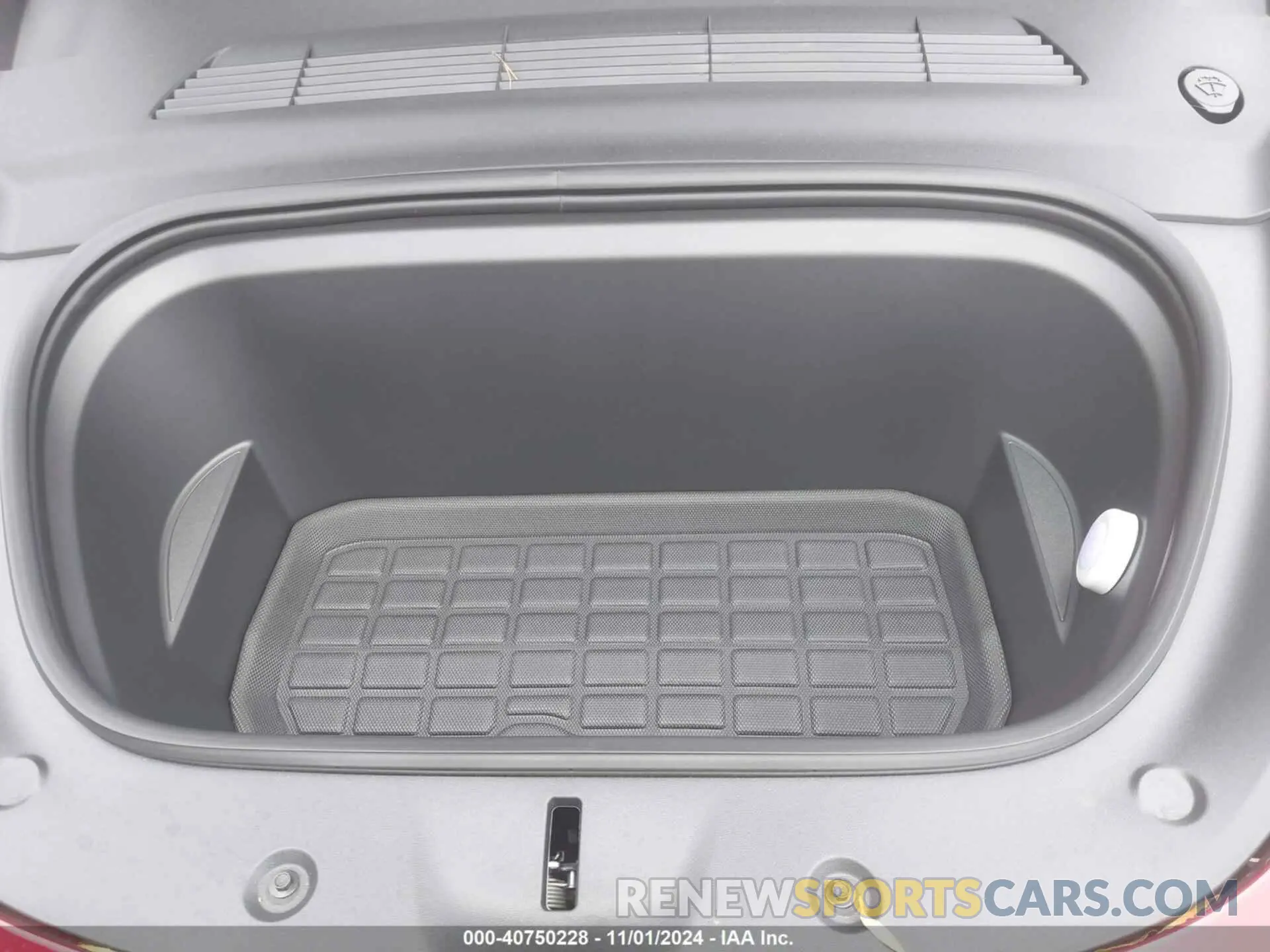 10 Photograph of a damaged car 7SAYGDEE6RA310761 TESLA MODEL Y 2024