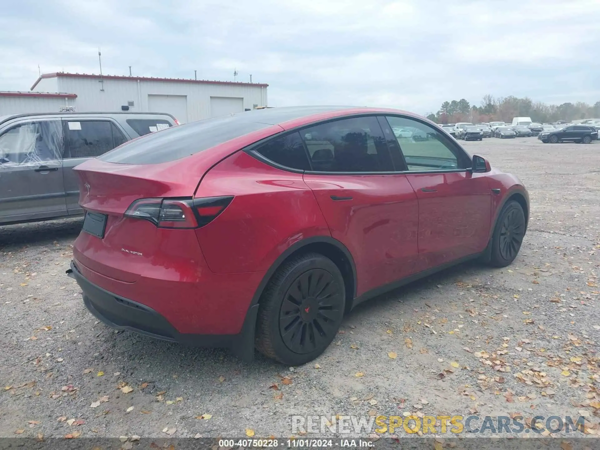 4 Photograph of a damaged car 7SAYGDEE6RA310761 TESLA MODEL Y 2024