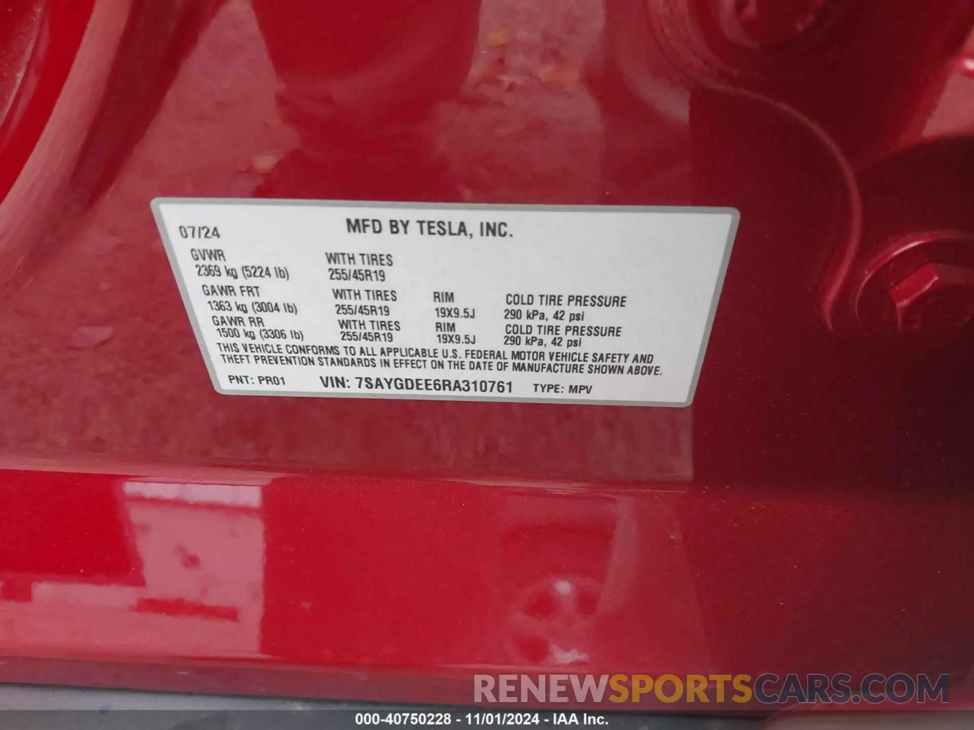 9 Photograph of a damaged car 7SAYGDEE6RA310761 TESLA MODEL Y 2024