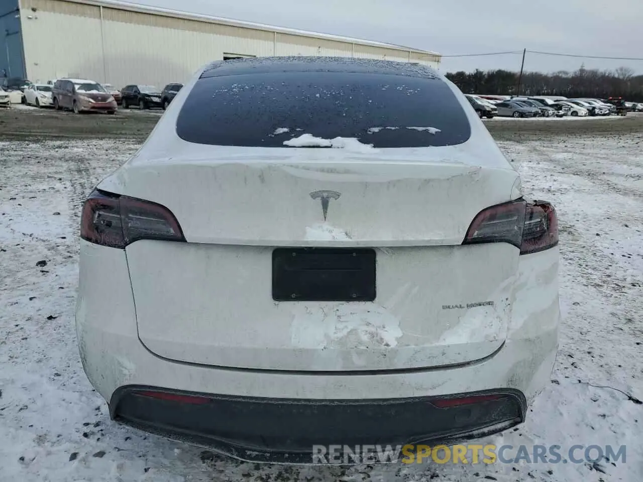 6 Photograph of a damaged car 7SAYGDEE6RA311344 TESLA MODEL Y 2024