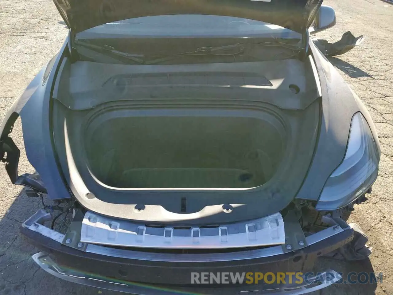 11 Photograph of a damaged car 7SAYGDEE6RF010558 TESLA MODEL Y 2024