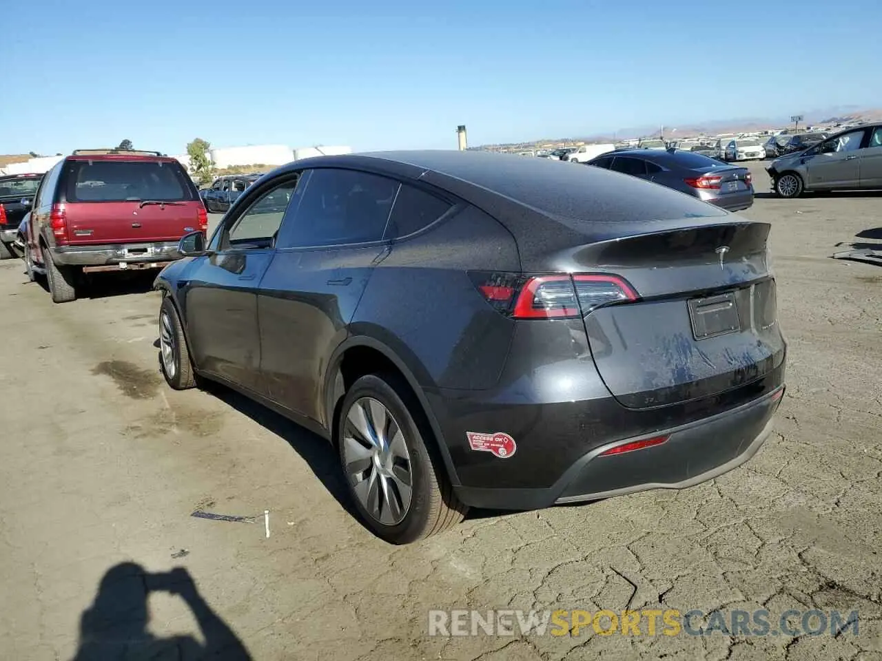2 Photograph of a damaged car 7SAYGDEE6RF010558 TESLA MODEL Y 2024