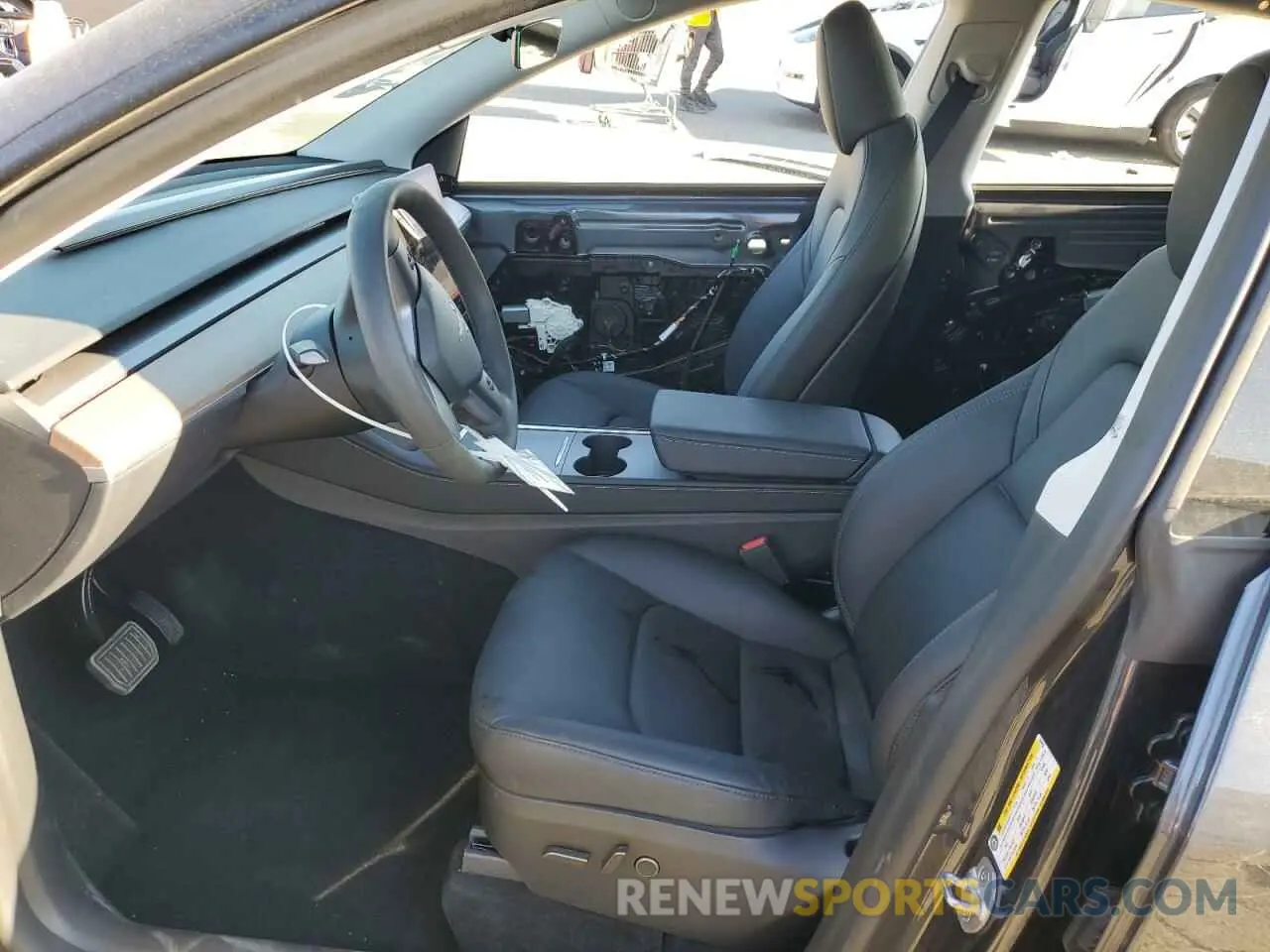 7 Photograph of a damaged car 7SAYGDEE6RF010558 TESLA MODEL Y 2024