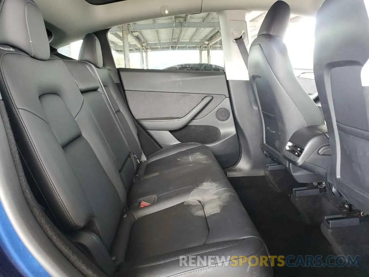 10 Photograph of a damaged car 7SAYGDEE6RF025366 TESLA MODEL Y 2024