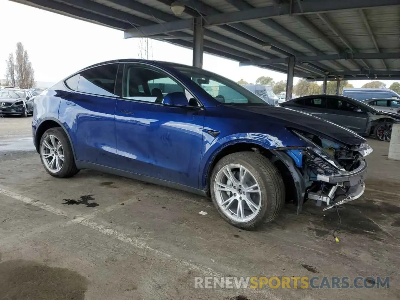 4 Photograph of a damaged car 7SAYGDEE6RF025366 TESLA MODEL Y 2024