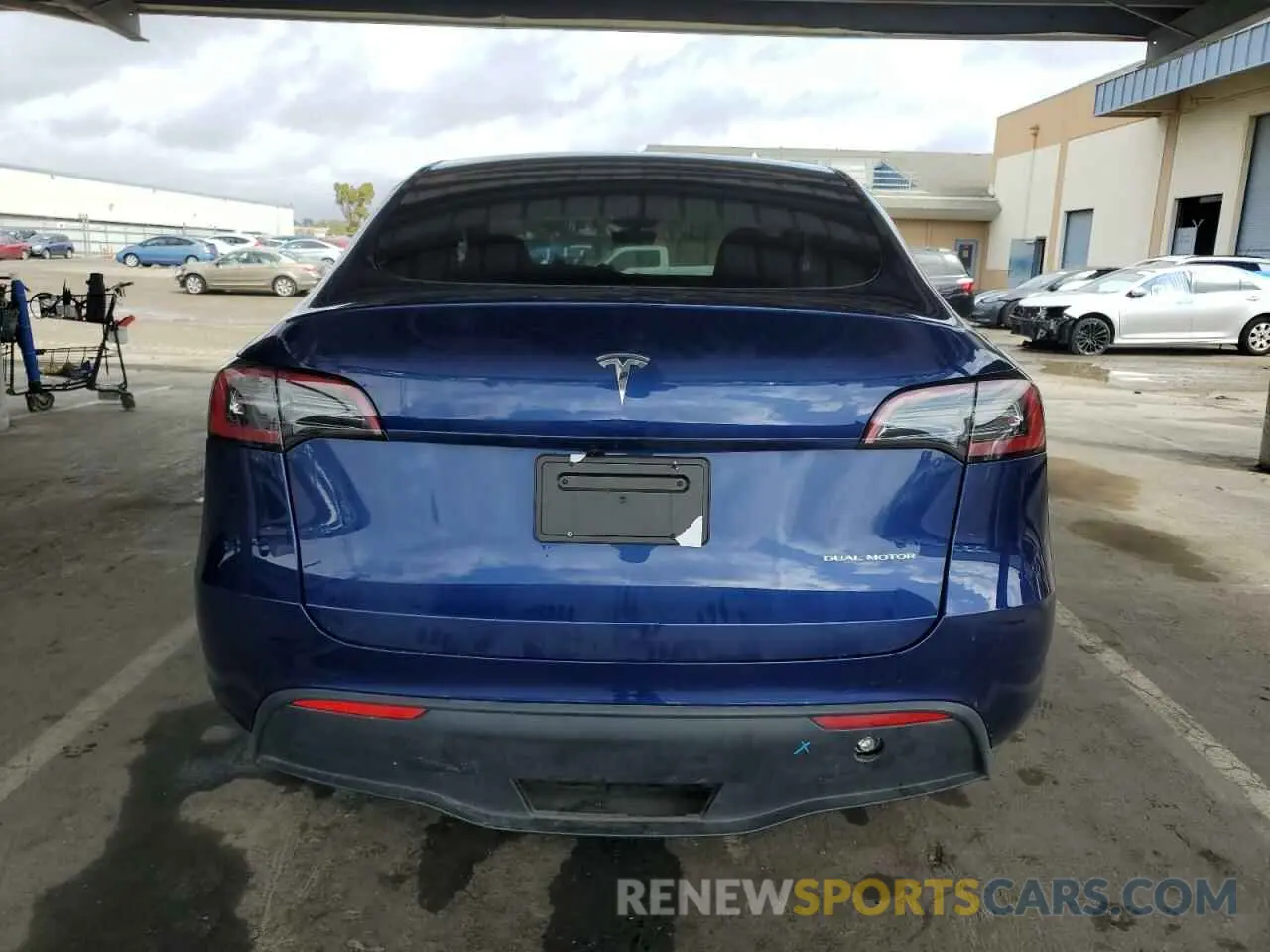 6 Photograph of a damaged car 7SAYGDEE6RF025366 TESLA MODEL Y 2024