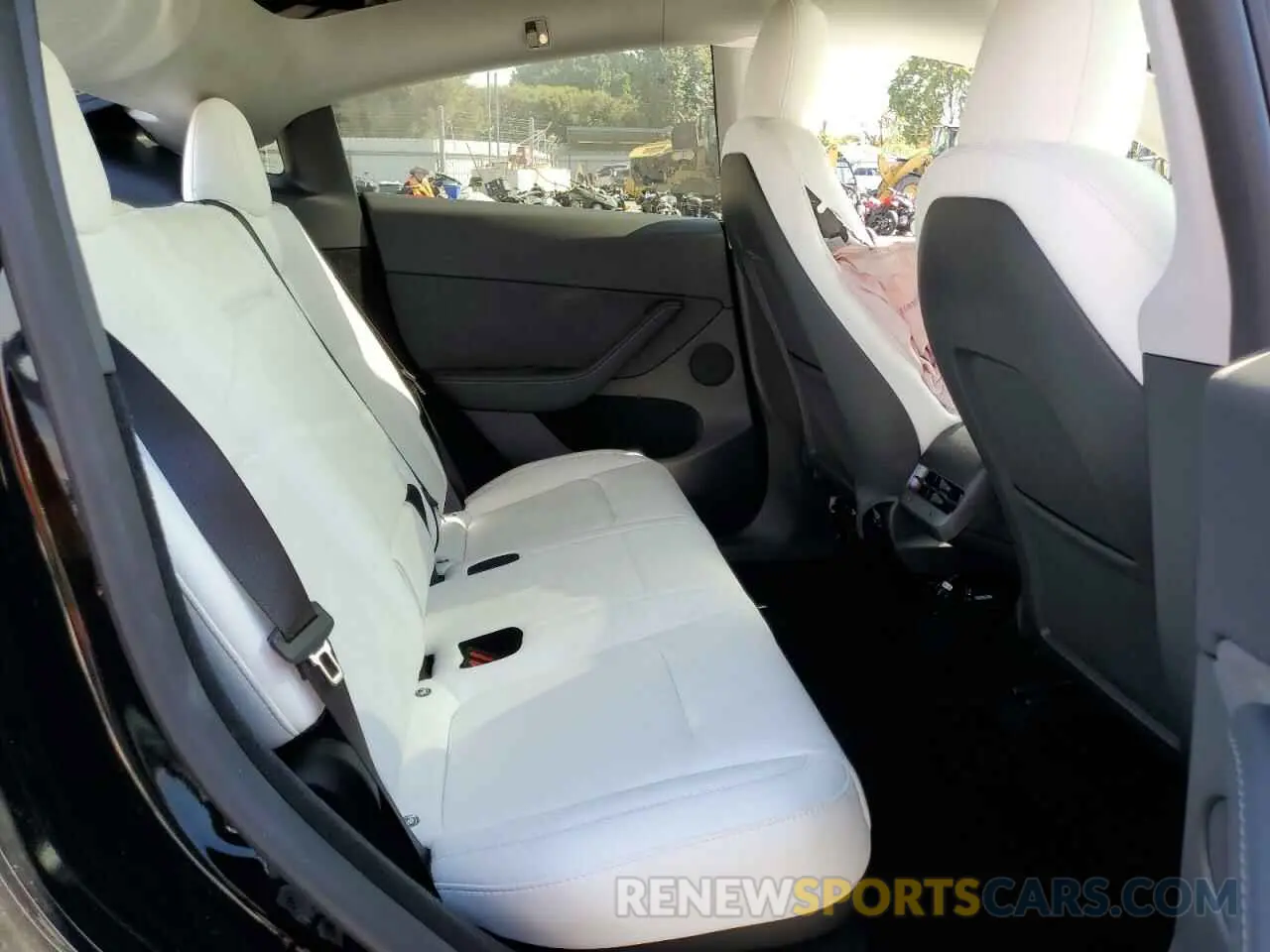 11 Photograph of a damaged car 7SAYGDEE6RF027408 TESLA MODEL Y 2024