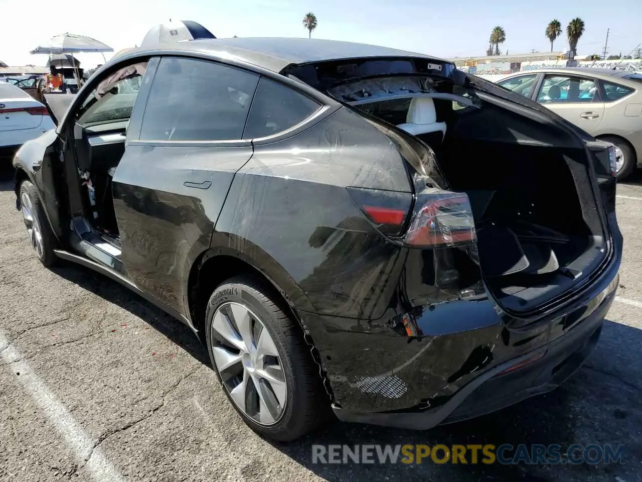 2 Photograph of a damaged car 7SAYGDEE6RF027408 TESLA MODEL Y 2024