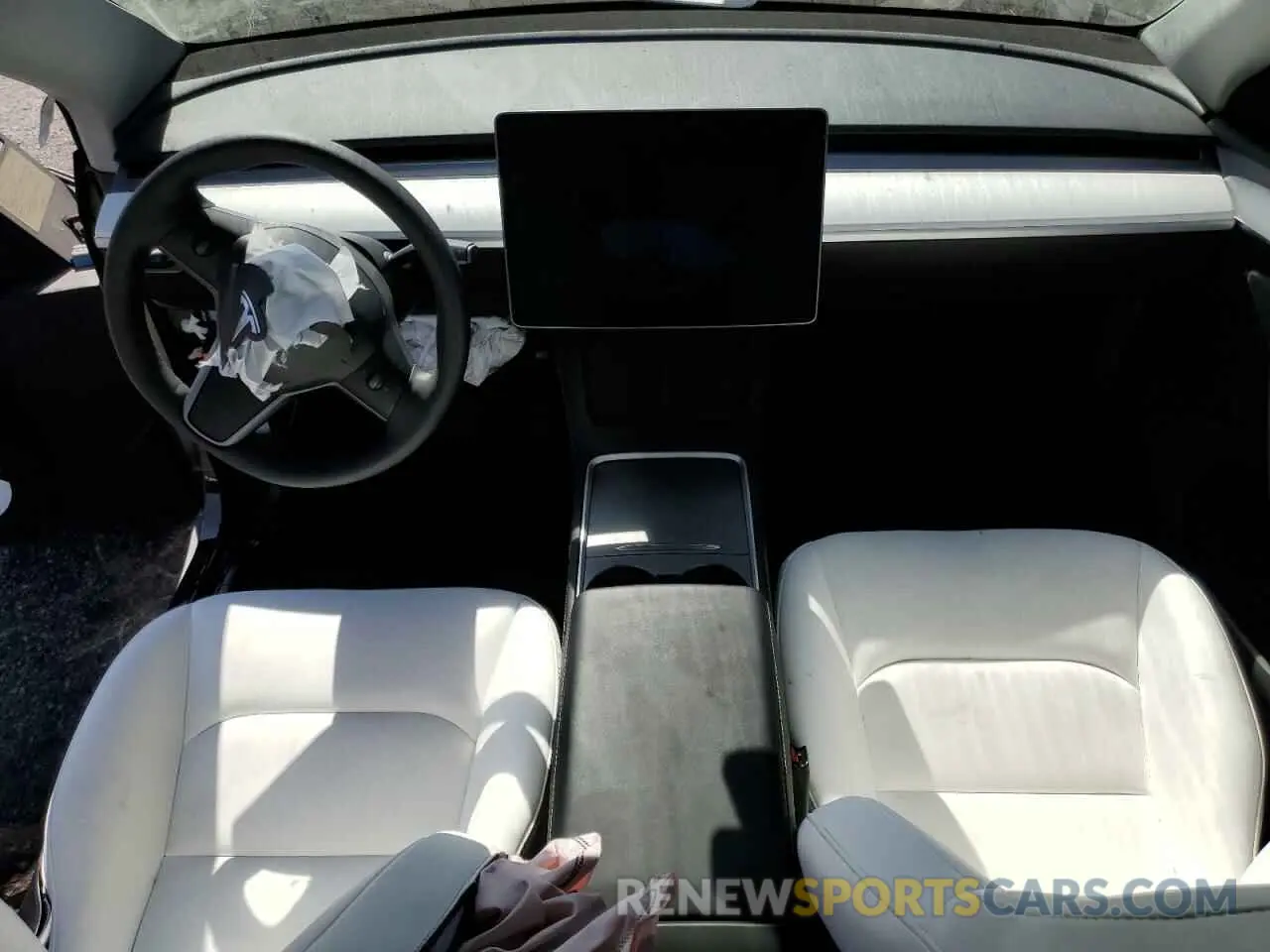 8 Photograph of a damaged car 7SAYGDEE6RF027408 TESLA MODEL Y 2024