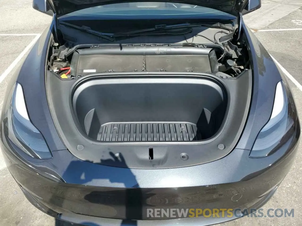 11 Photograph of a damaged car 7SAYGDEE6RF069383 TESLA MODEL Y 2024