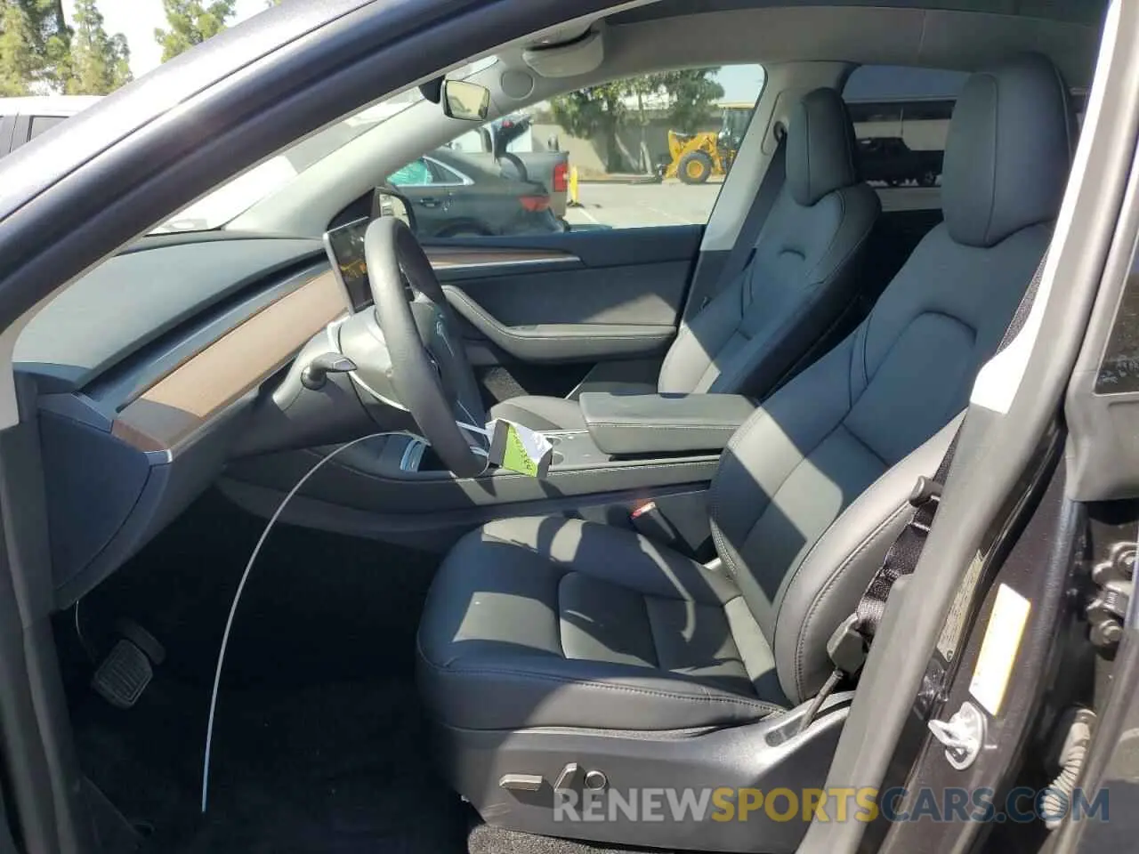 7 Photograph of a damaged car 7SAYGDEE6RF069383 TESLA MODEL Y 2024