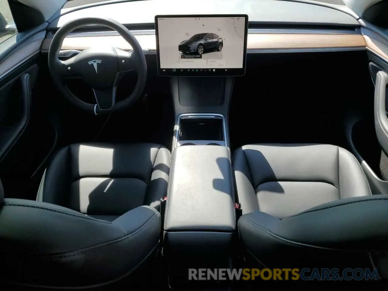 8 Photograph of a damaged car 7SAYGDEE6RF069383 TESLA MODEL Y 2024
