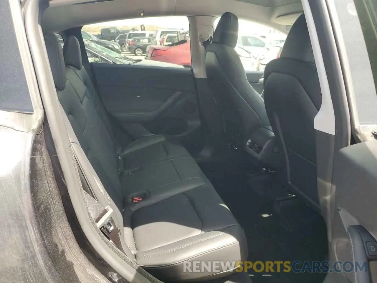 10 Photograph of a damaged car 7SAYGDEE6RF074728 TESLA MODEL Y 2024