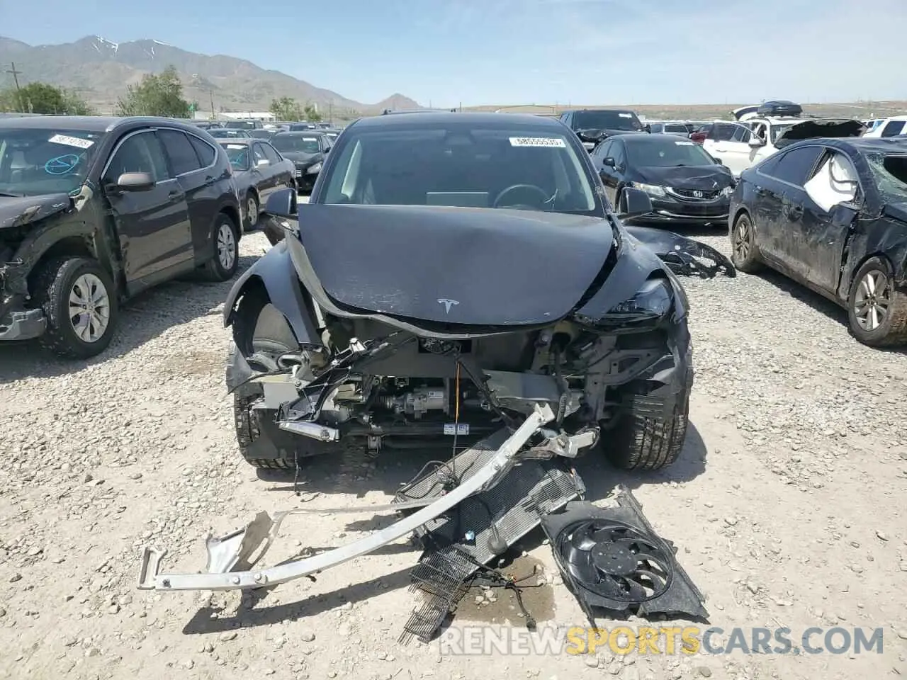 5 Photograph of a damaged car 7SAYGDEE6RF074728 TESLA MODEL Y 2024