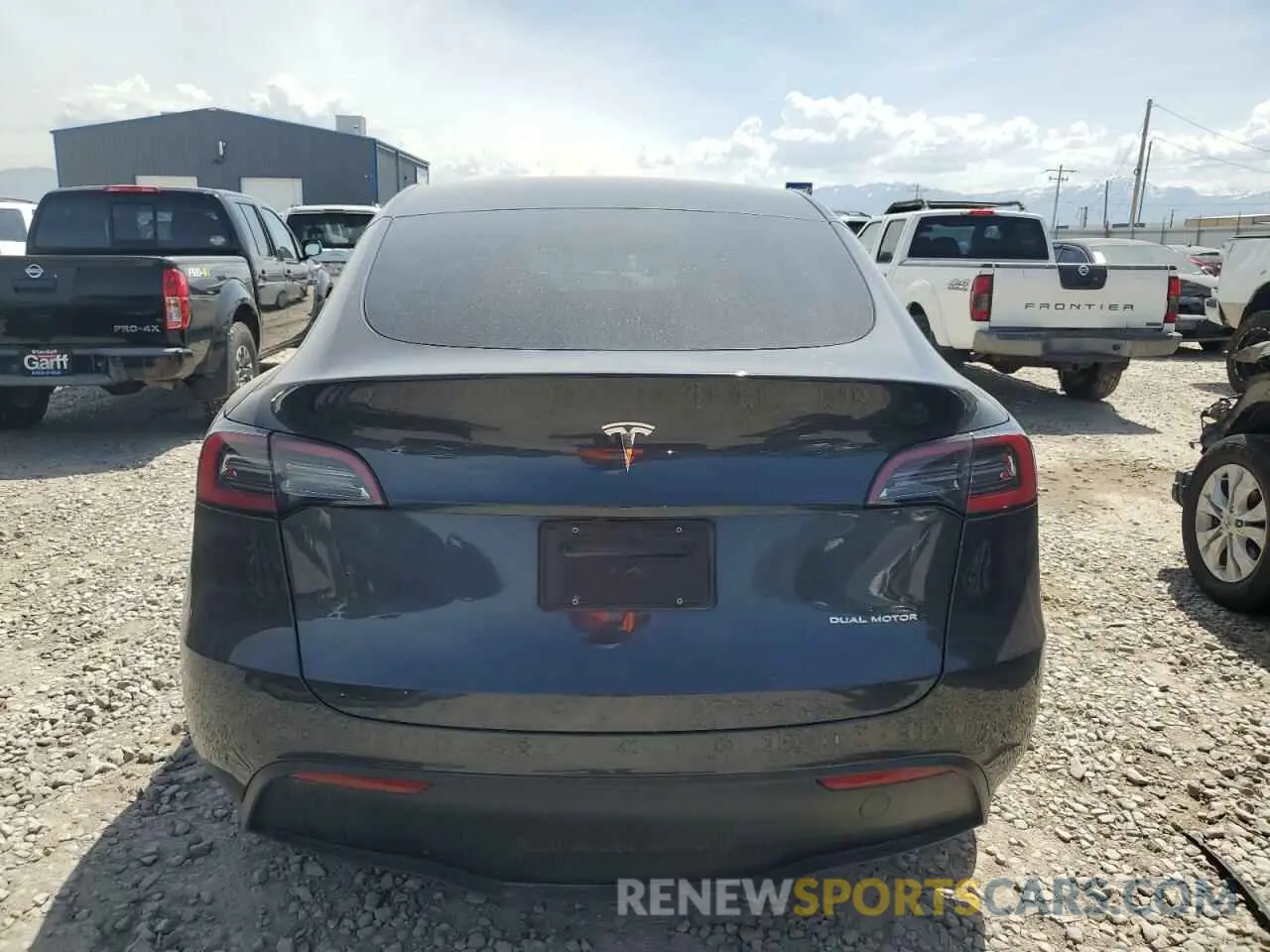 6 Photograph of a damaged car 7SAYGDEE6RF074728 TESLA MODEL Y 2024