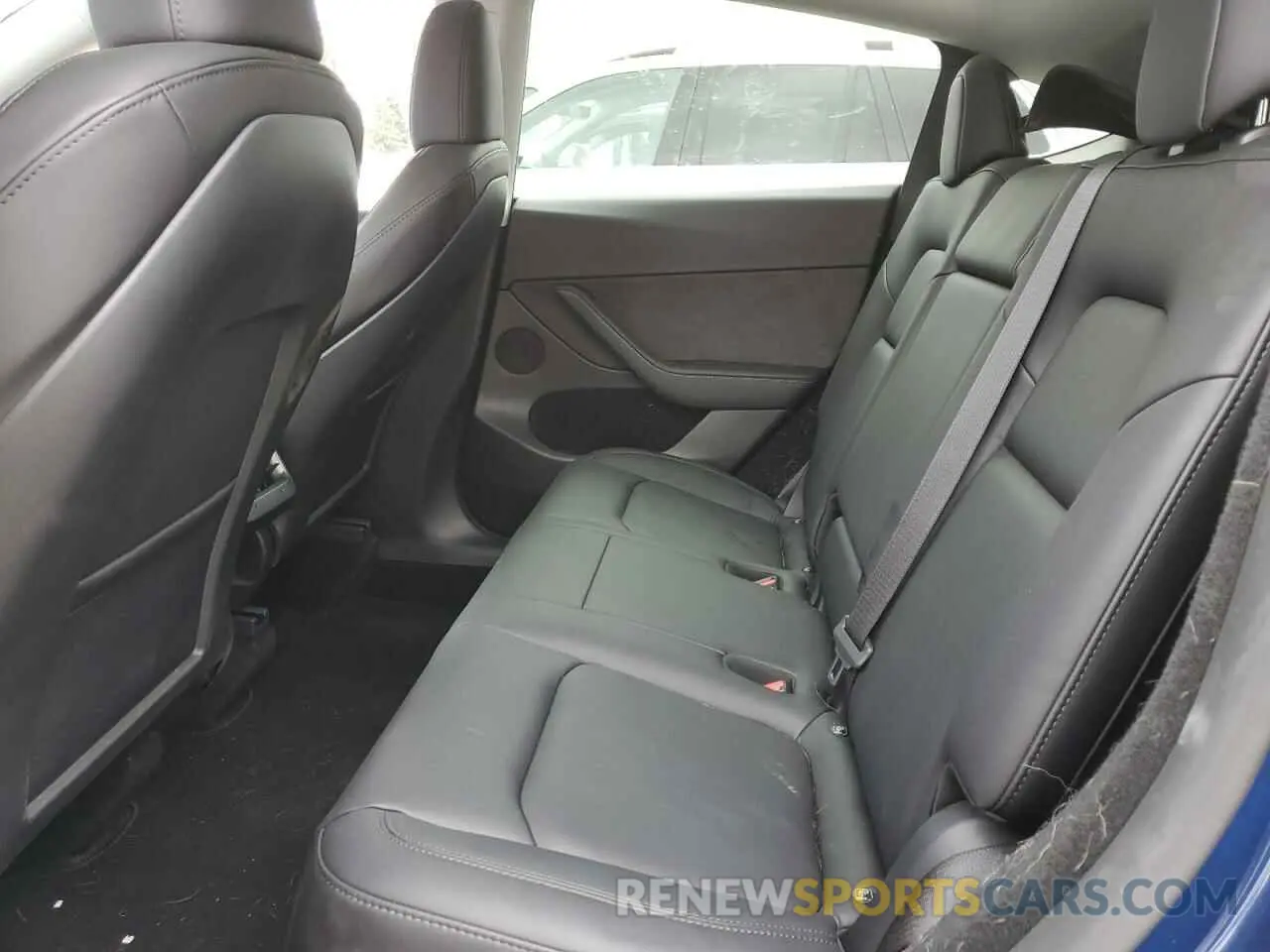 10 Photograph of a damaged car 7SAYGDEE6RF084627 TESLA MODEL Y 2024