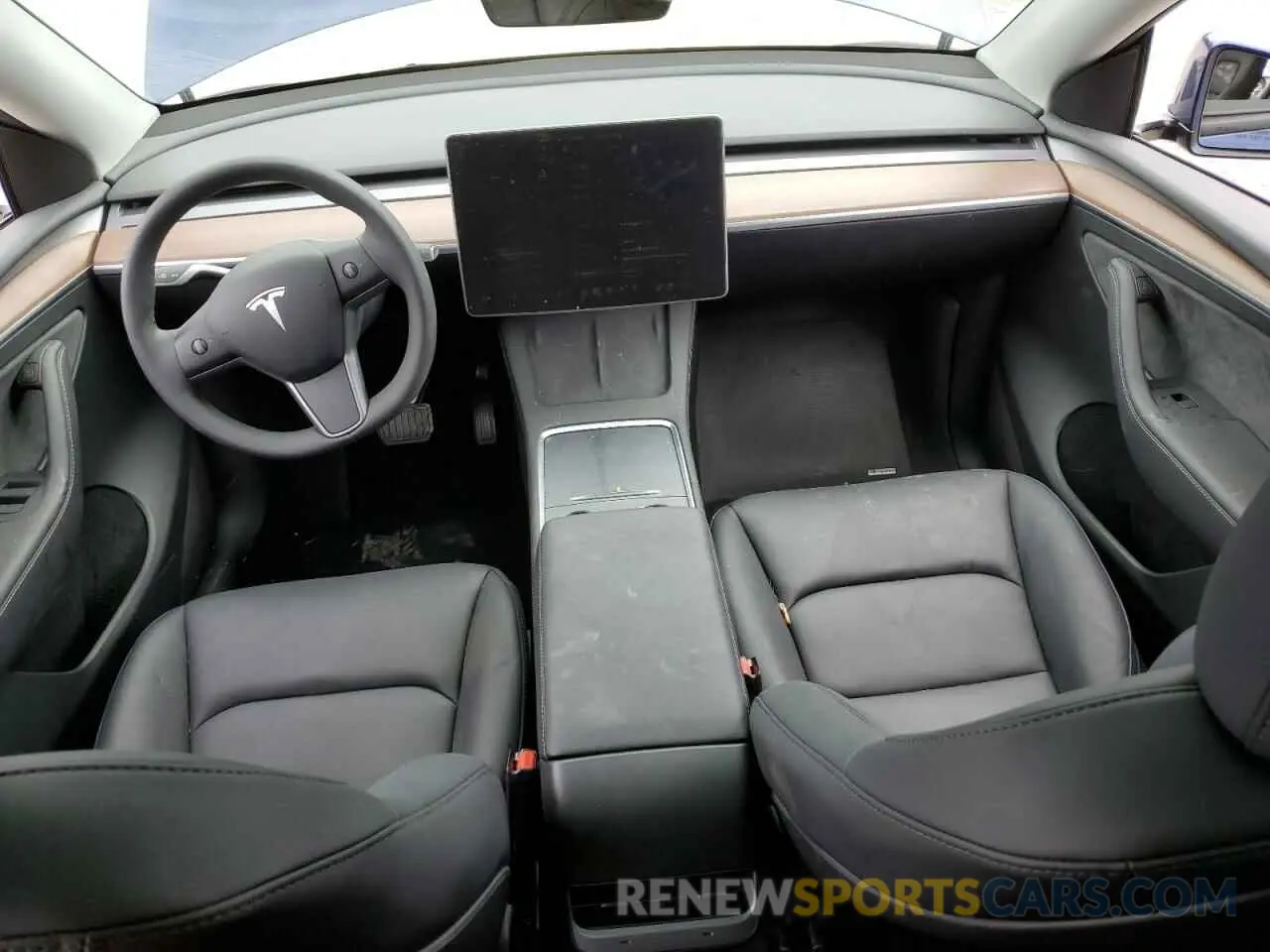 8 Photograph of a damaged car 7SAYGDEE6RF084627 TESLA MODEL Y 2024