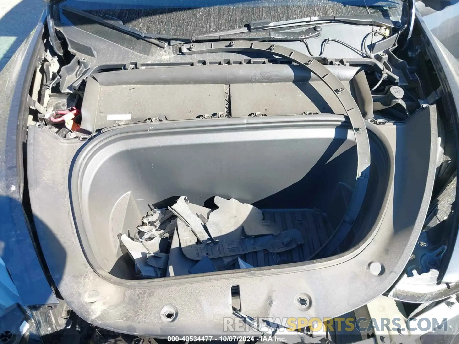 10 Photograph of a damaged car 7SAYGDEE6RF088130 TESLA MODEL Y 2024