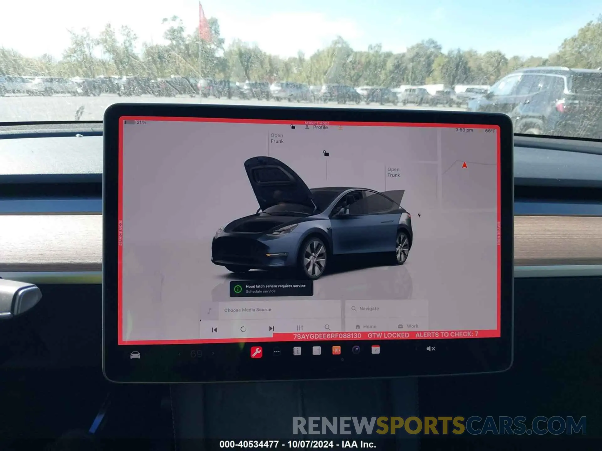 19 Photograph of a damaged car 7SAYGDEE6RF088130 TESLA MODEL Y 2024