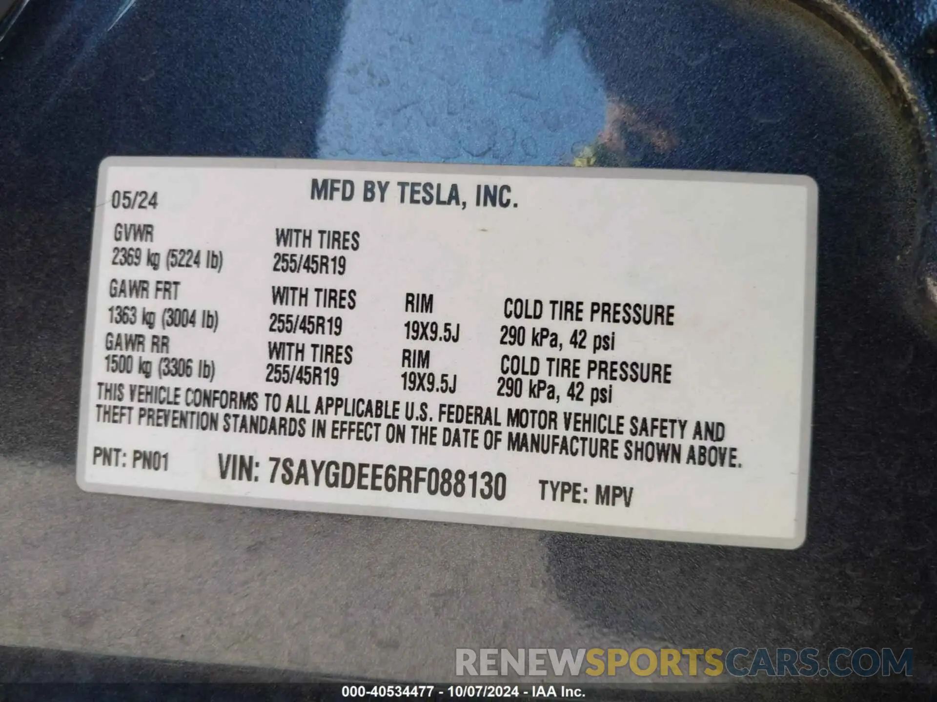 9 Photograph of a damaged car 7SAYGDEE6RF088130 TESLA MODEL Y 2024