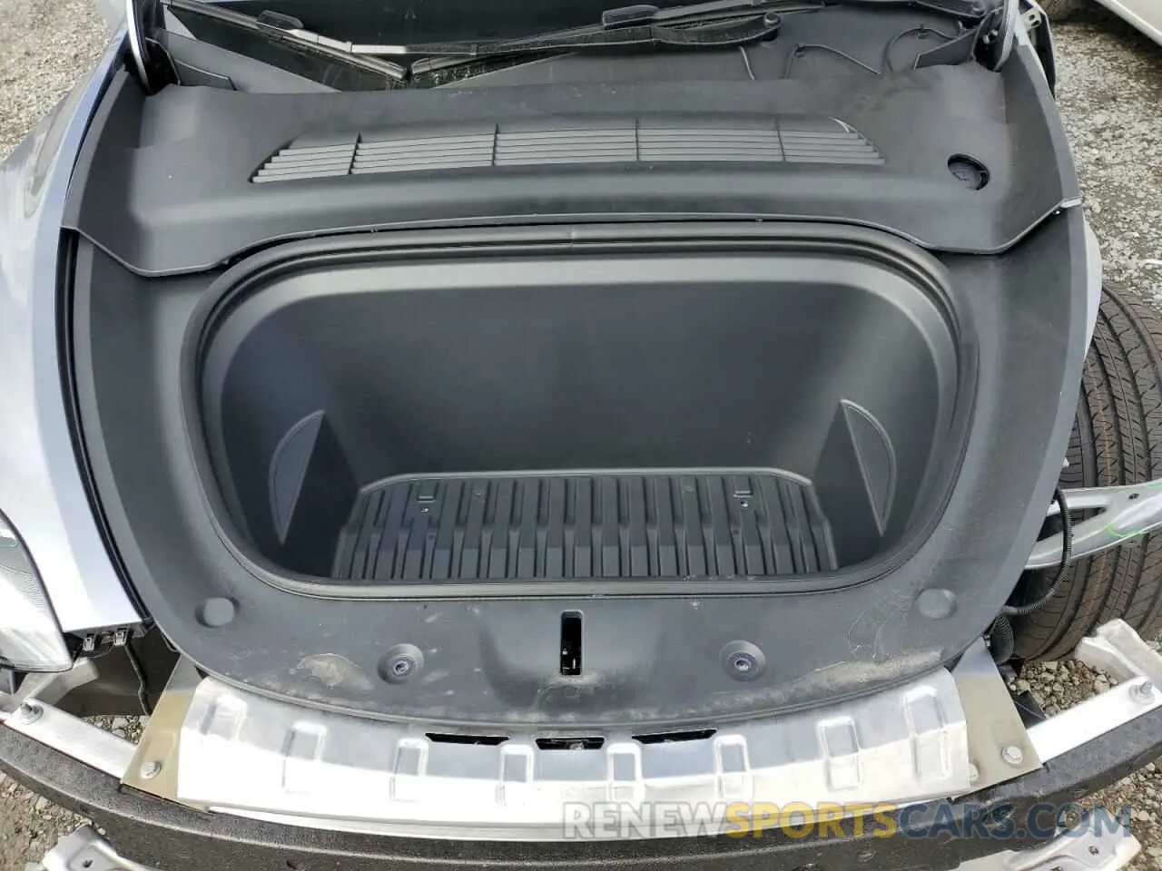 11 Photograph of a damaged car 7SAYGDEE6RF104018 TESLA MODEL Y 2024