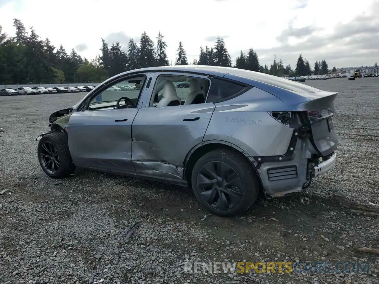 2 Photograph of a damaged car 7SAYGDEE6RF104018 TESLA MODEL Y 2024