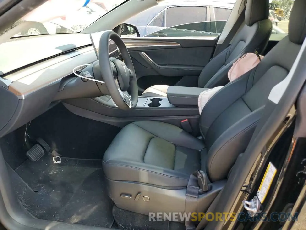 7 Photograph of a damaged car 7SAYGDEE6RF127752 TESLA MODEL Y 2024