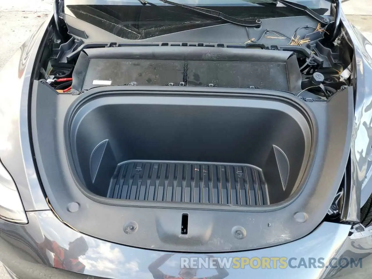 11 Photograph of a damaged car 7SAYGDEE6RF161464 TESLA MODEL Y 2024