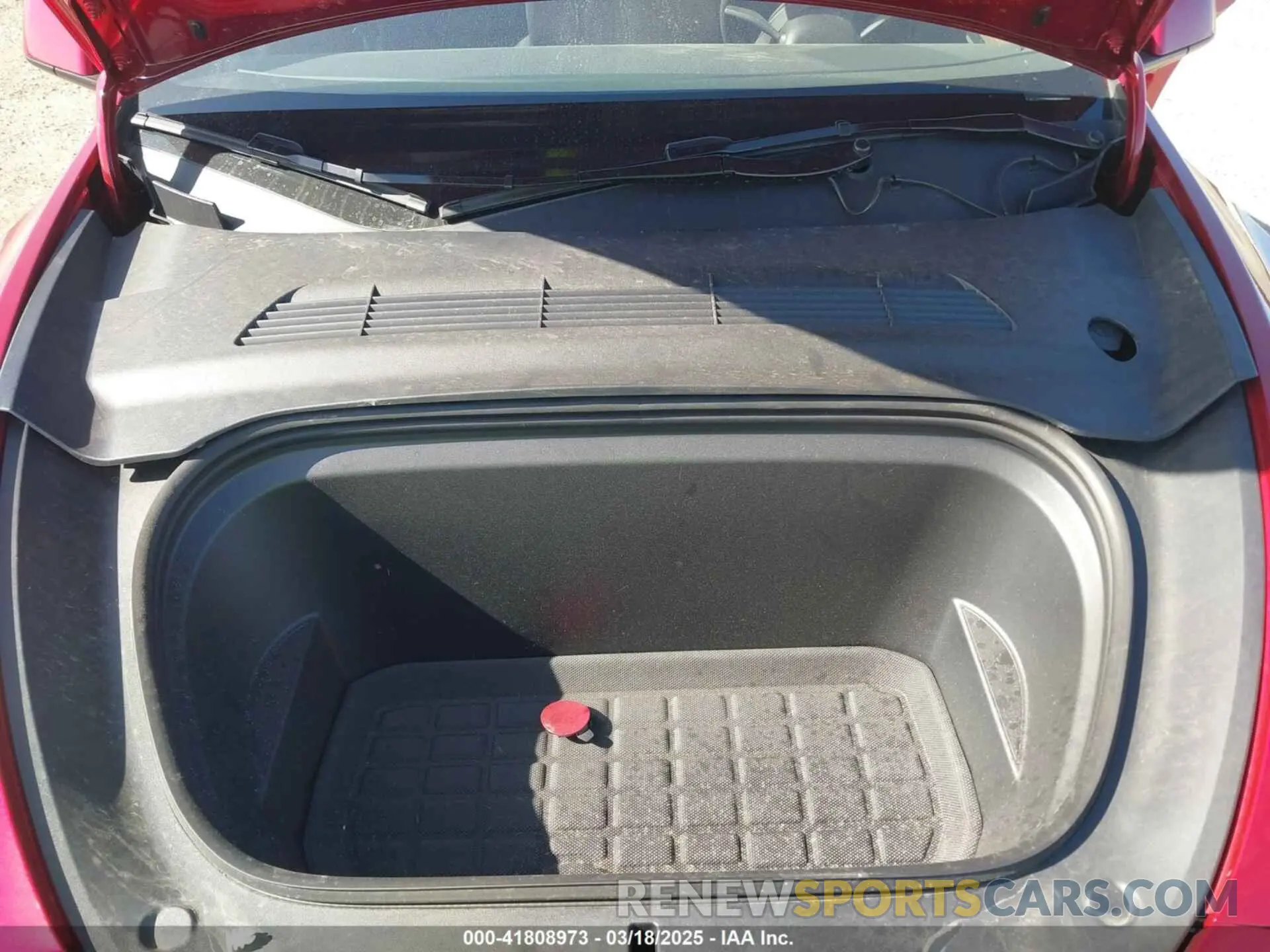 10 Photograph of a damaged car 7SAYGDEE6RF190947 TESLA MODEL Y 2024
