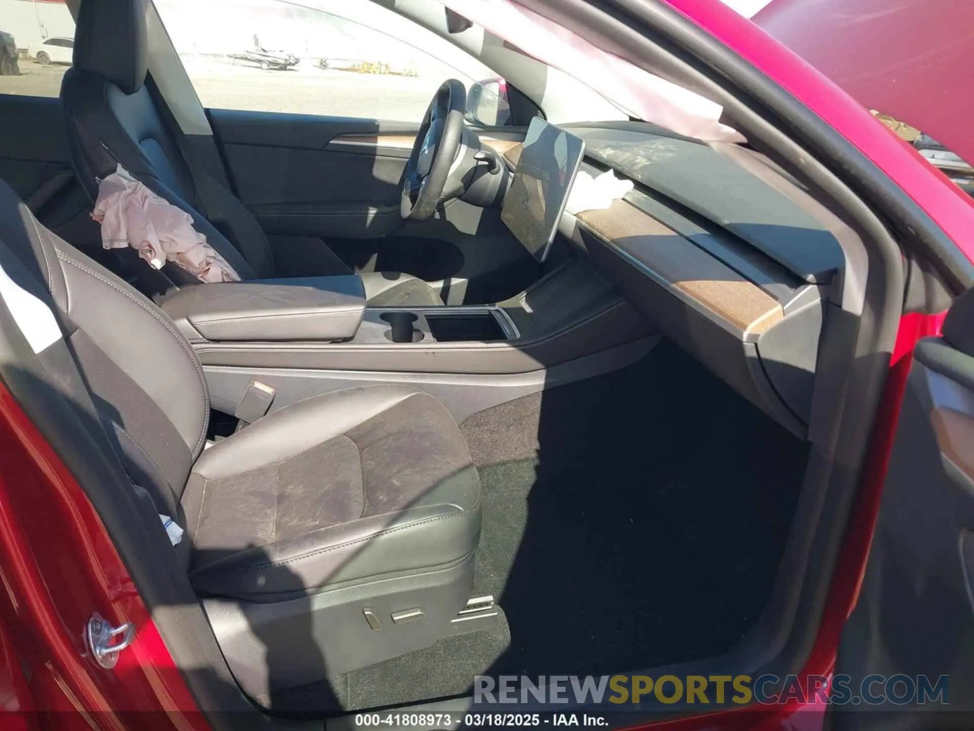 5 Photograph of a damaged car 7SAYGDEE6RF190947 TESLA MODEL Y 2024