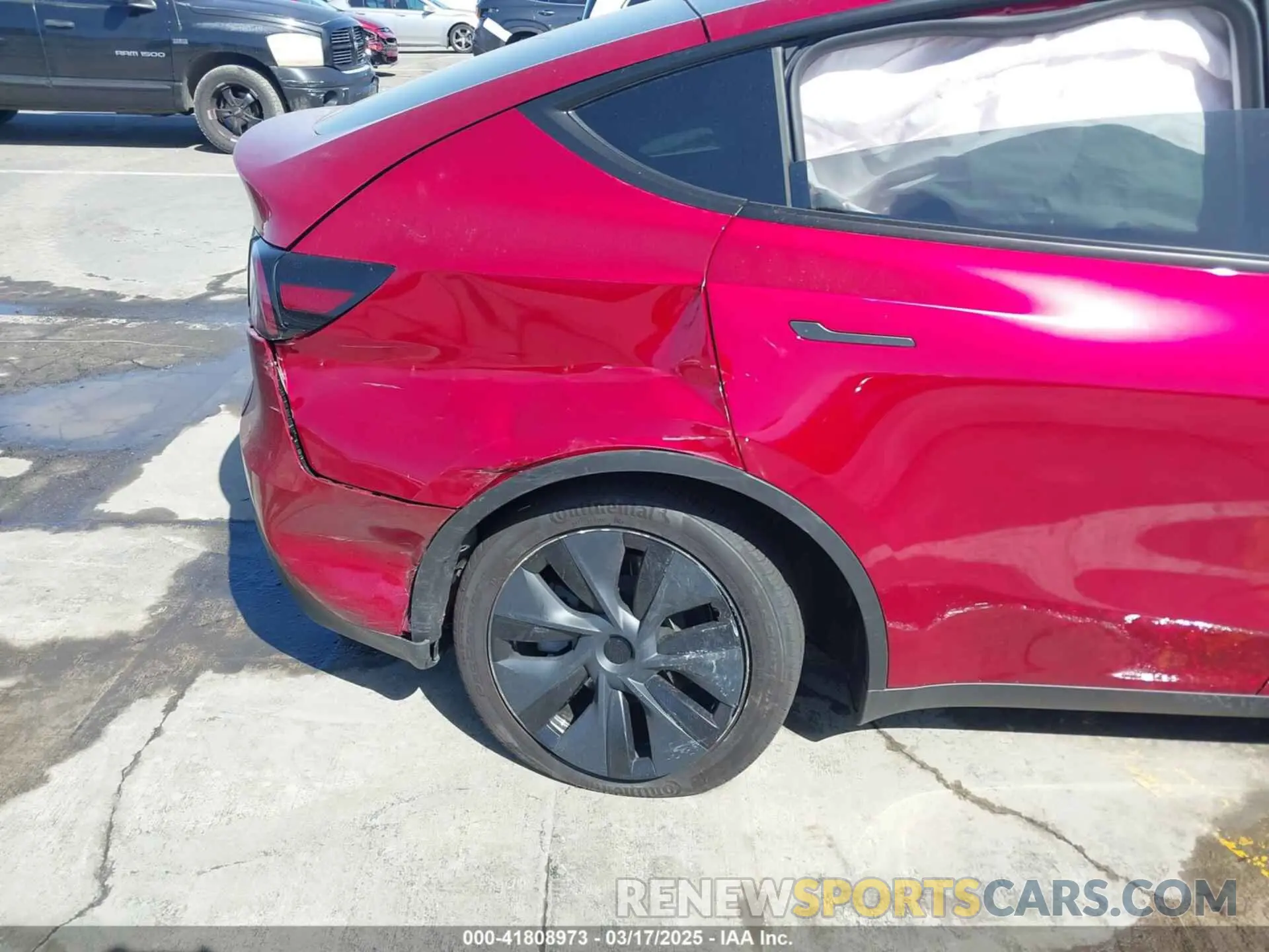 6 Photograph of a damaged car 7SAYGDEE6RF190947 TESLA MODEL Y 2024