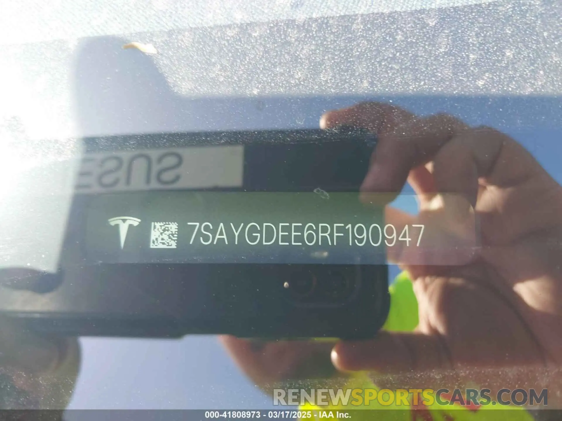 9 Photograph of a damaged car 7SAYGDEE6RF190947 TESLA MODEL Y 2024