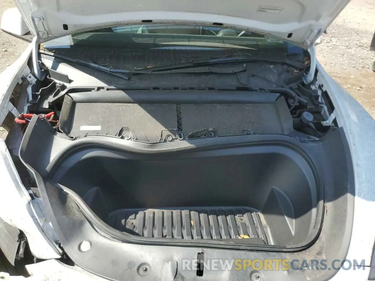 12 Photograph of a damaged car 7SAYGDEE7PF785495 TESLA MODEL Y 2024