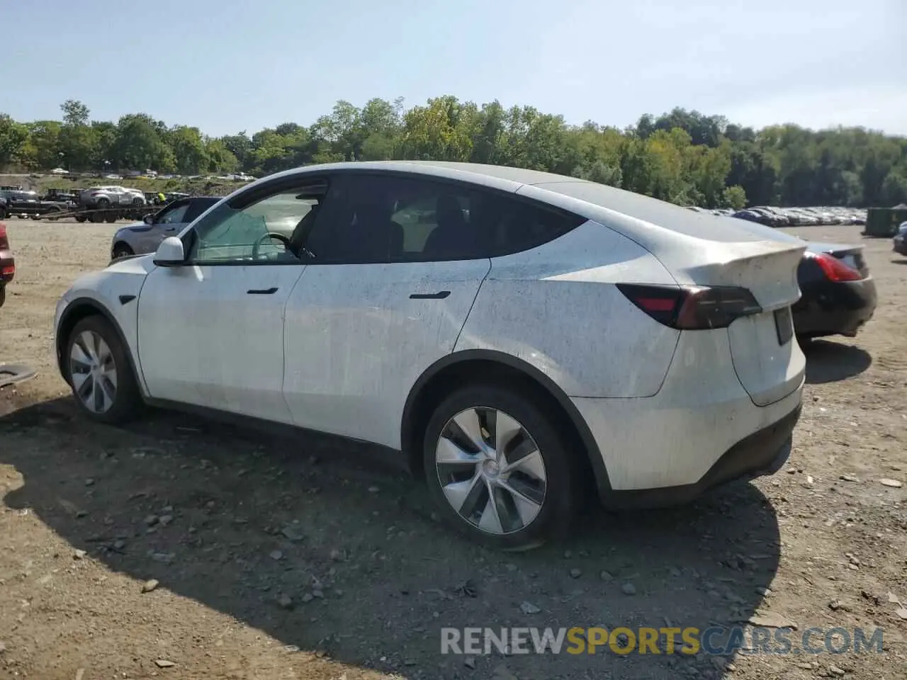 2 Photograph of a damaged car 7SAYGDEE7PF785495 TESLA MODEL Y 2024