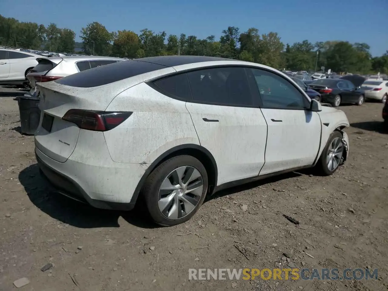 3 Photograph of a damaged car 7SAYGDEE7PF785495 TESLA MODEL Y 2024