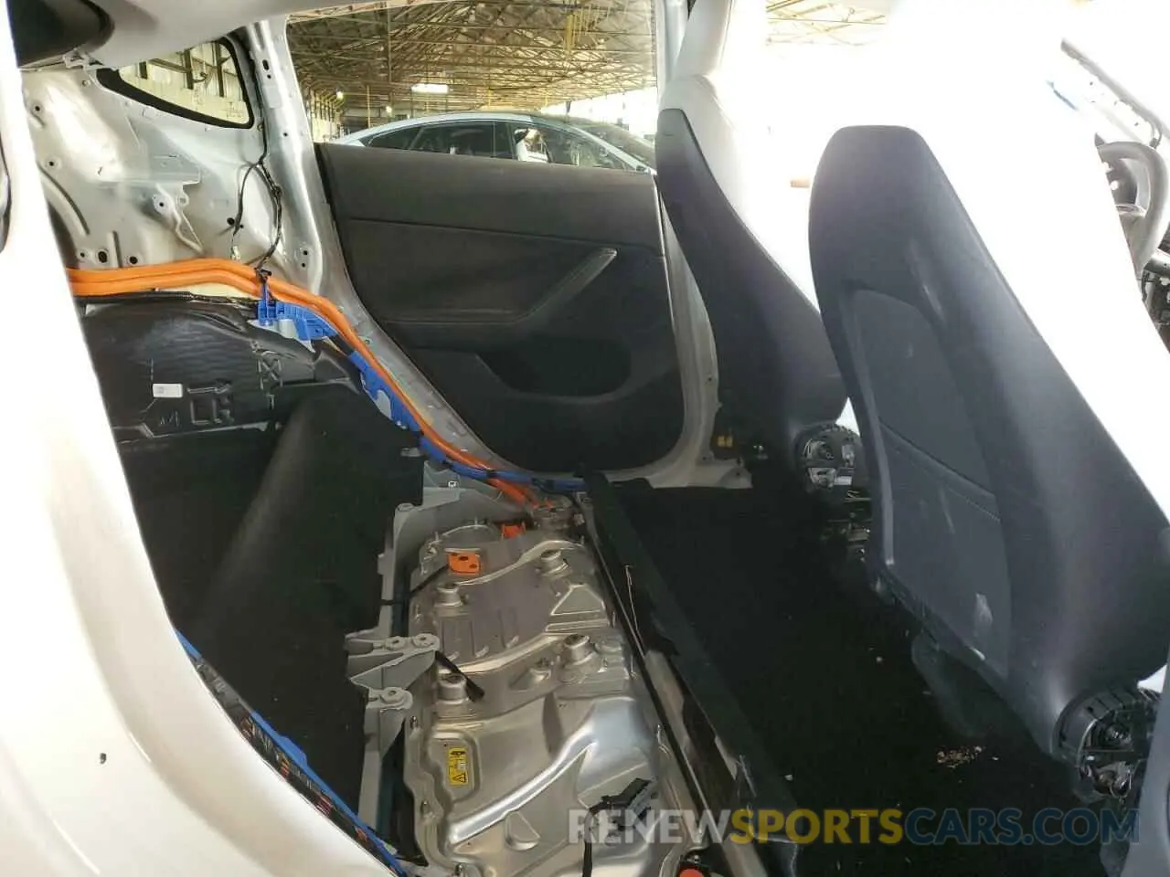 11 Photograph of a damaged car 7SAYGDEE7RA217991 TESLA MODEL Y 2024