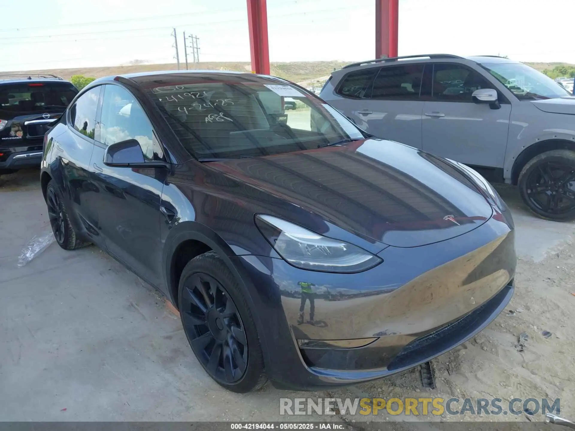 1 Photograph of a damaged car 7SAYGDEE7RA229591 TESLA MODEL Y 2024