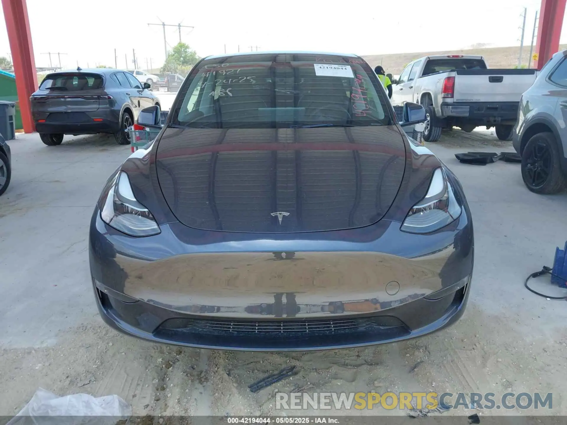 12 Photograph of a damaged car 7SAYGDEE7RA229591 TESLA MODEL Y 2024
