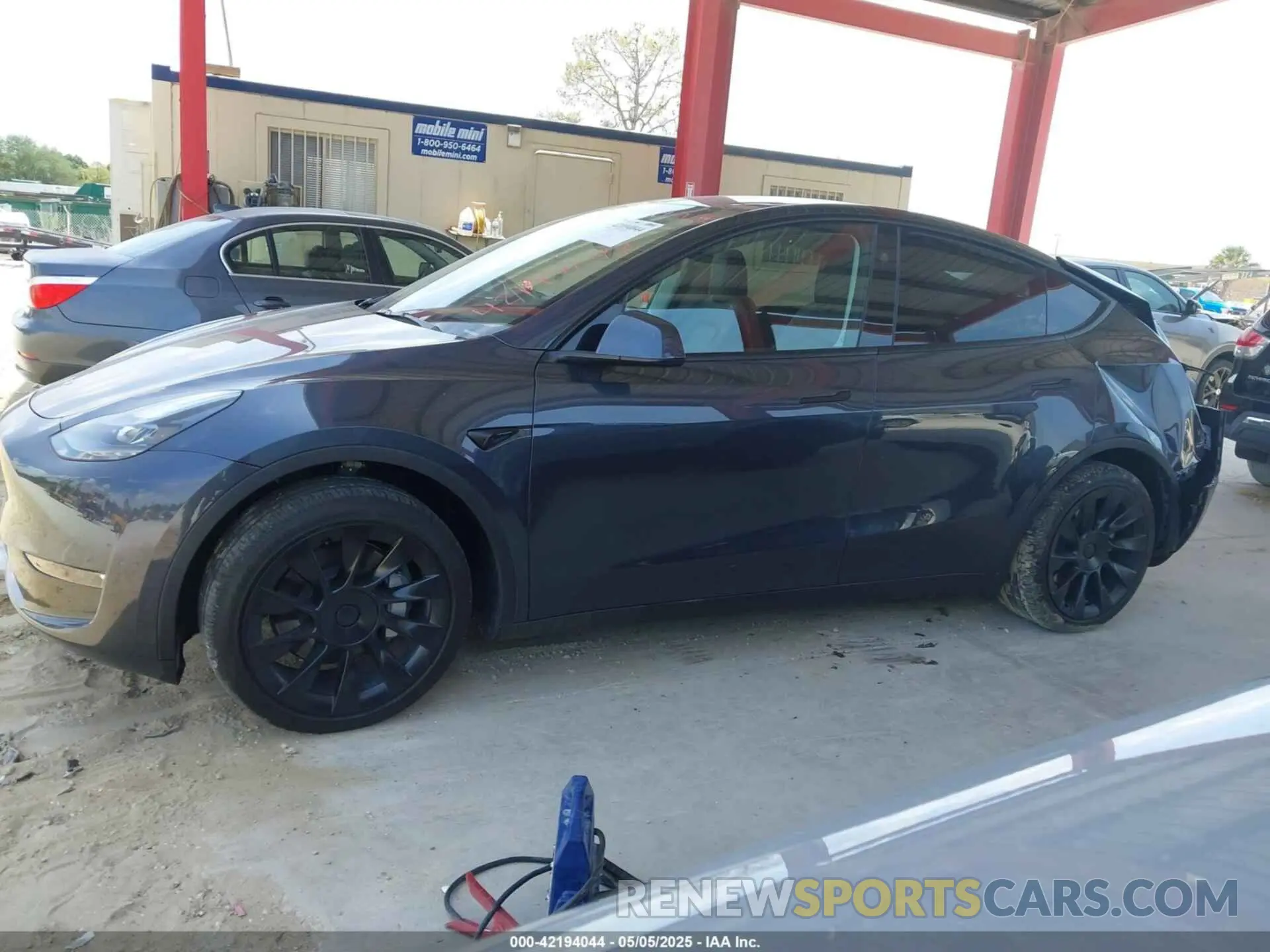 14 Photograph of a damaged car 7SAYGDEE7RA229591 TESLA MODEL Y 2024