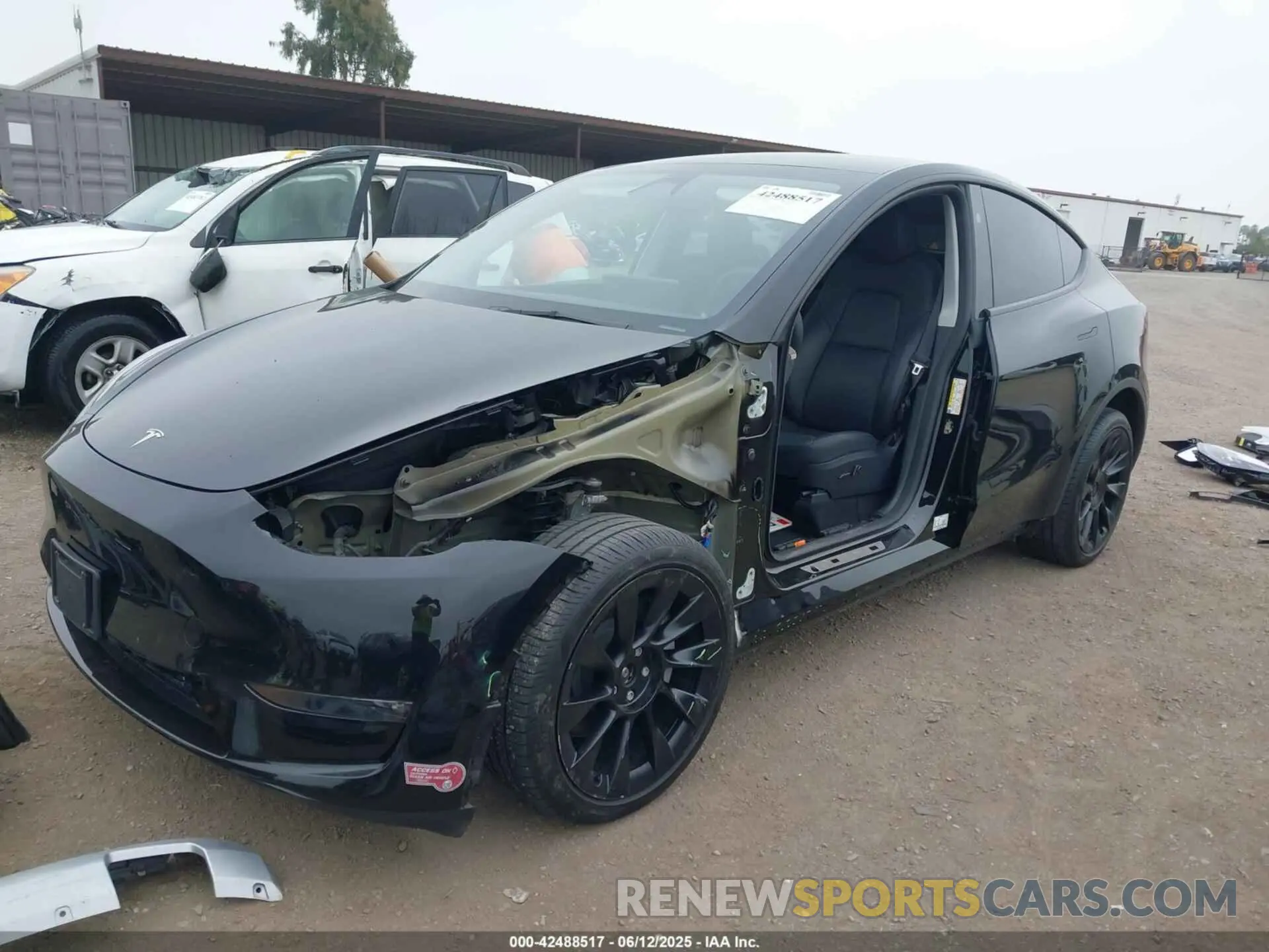 2 Photograph of a damaged car 7SAYGDEE7RA236864 TESLA MODEL Y 2024