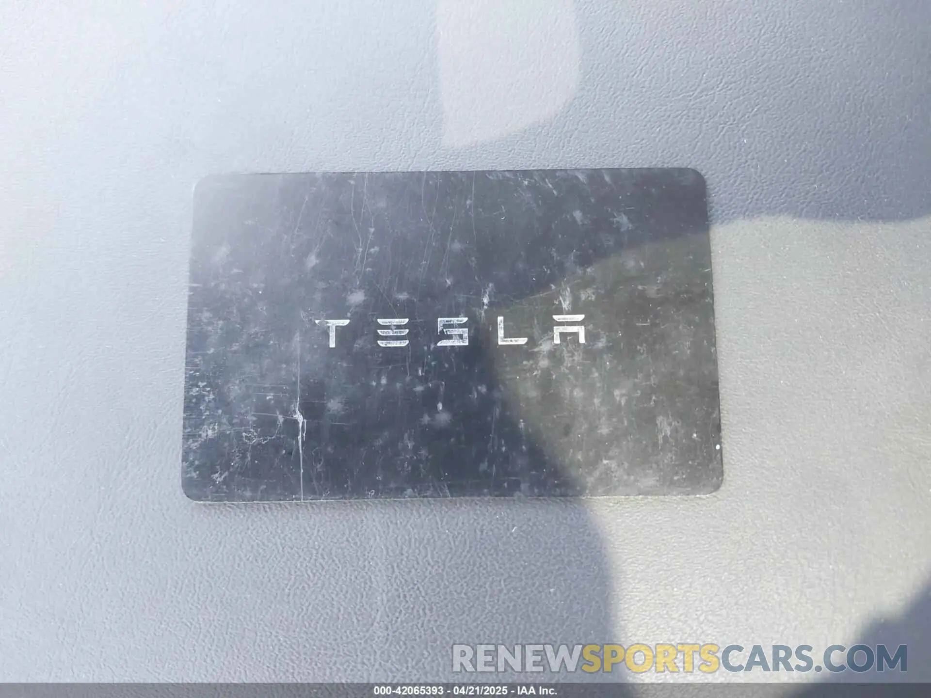 11 Photograph of a damaged car 7SAYGDEE7RA240977 TESLA MODEL Y 2024