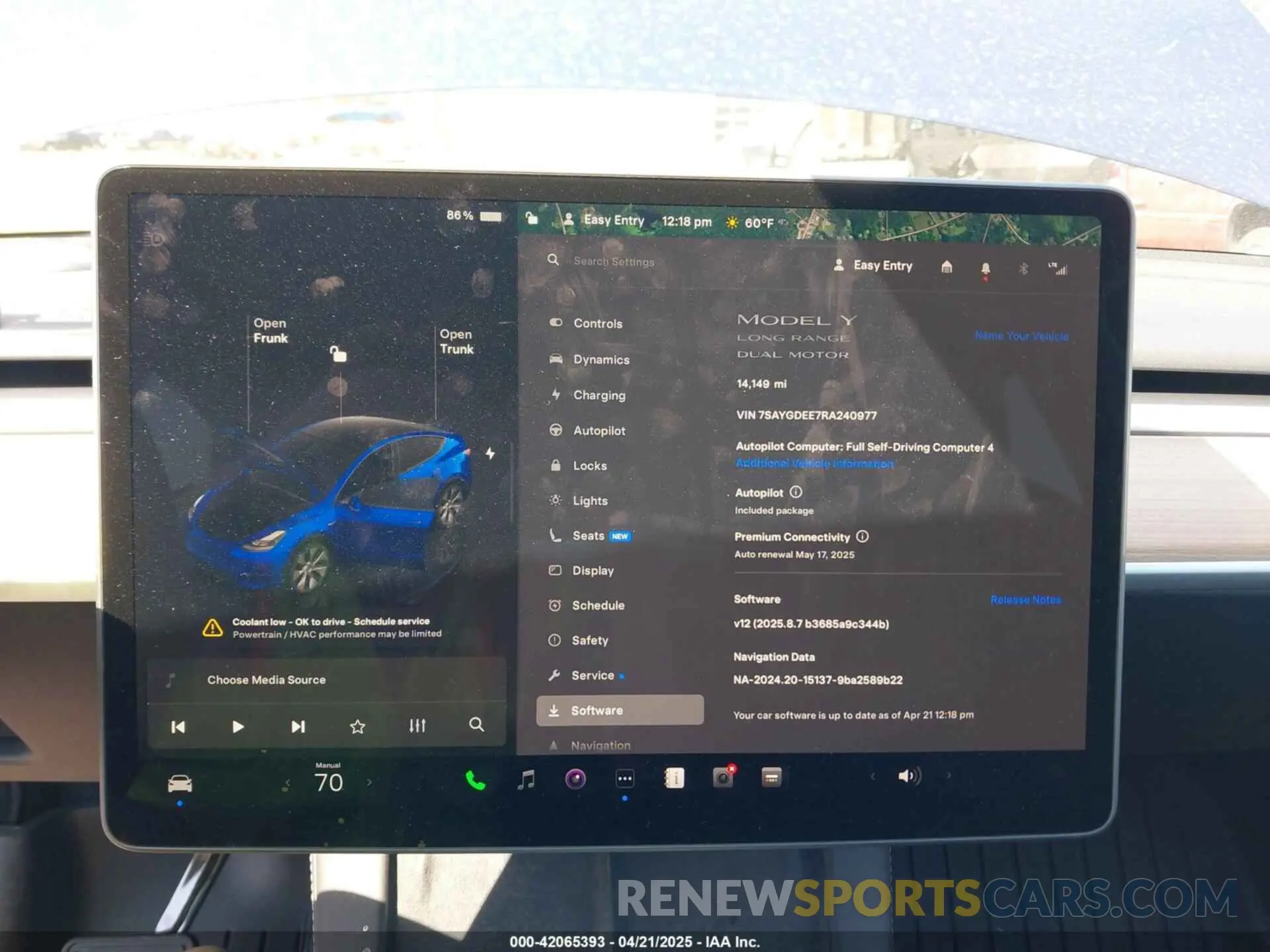 18 Photograph of a damaged car 7SAYGDEE7RA240977 TESLA MODEL Y 2024