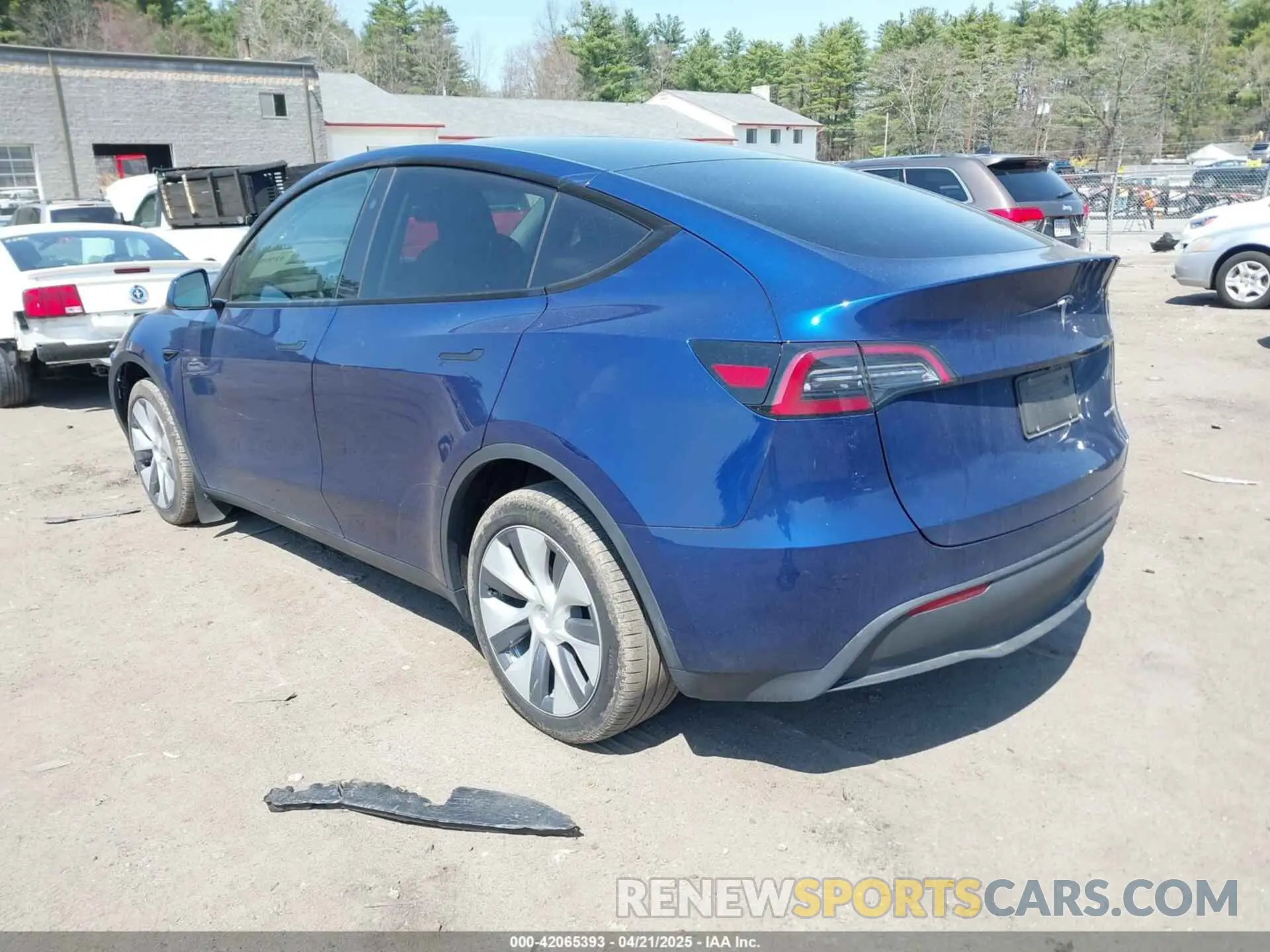 3 Photograph of a damaged car 7SAYGDEE7RA240977 TESLA MODEL Y 2024